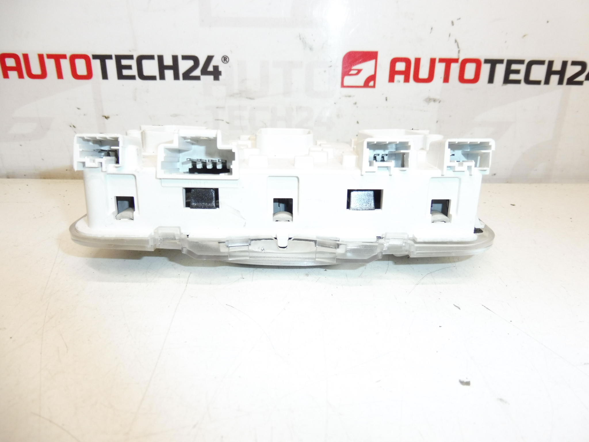 Plafoniera pentru Citroën Peugeot DS 96781446BJ 6362AS