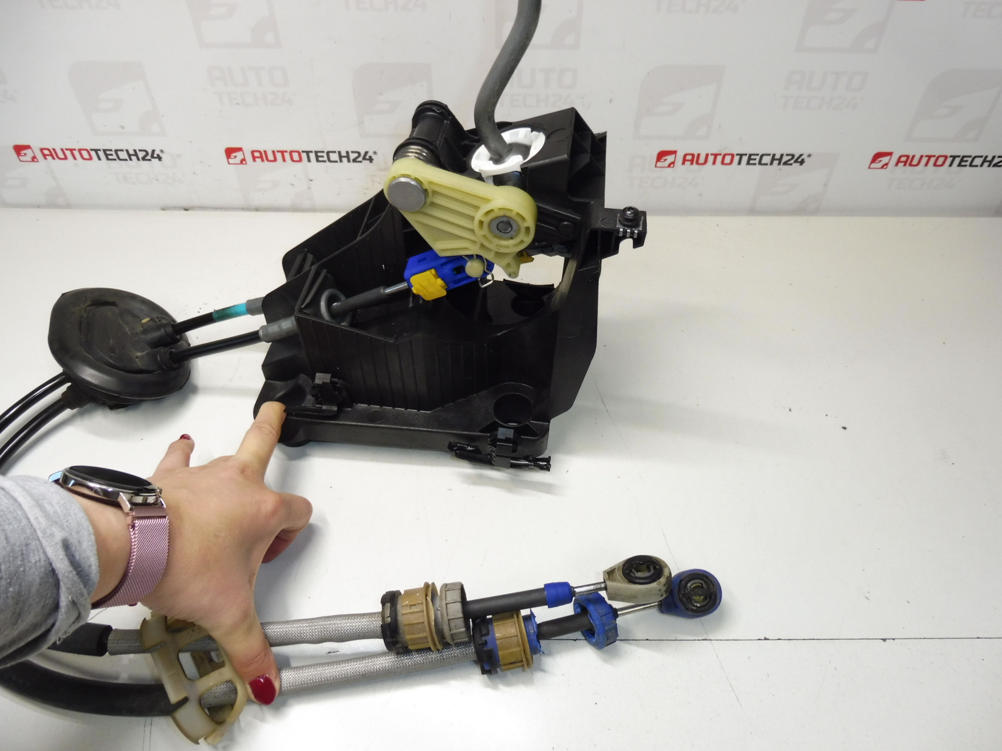 Maneta schimbator si cabluri Citroën C4 II DS4 2400NG