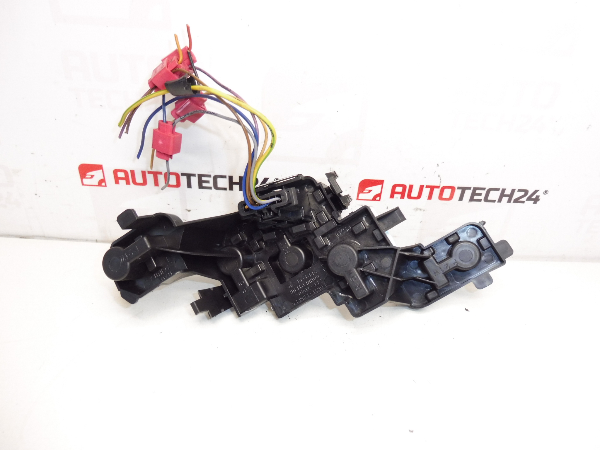 Lampa spate stângă Peugeot 307 II 6350X0