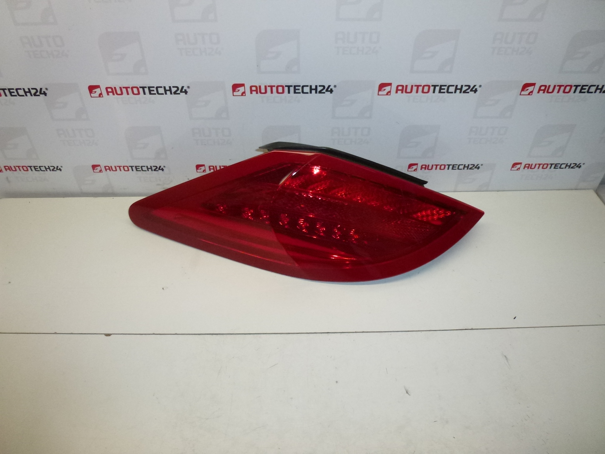 Lampa spate stanga Peugeot 308 CC 6350GG