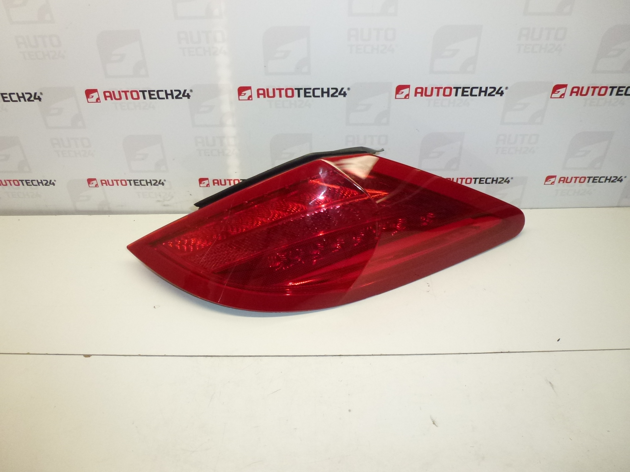 Lampa spate dreapta Peugeot 308 CC 6351GG