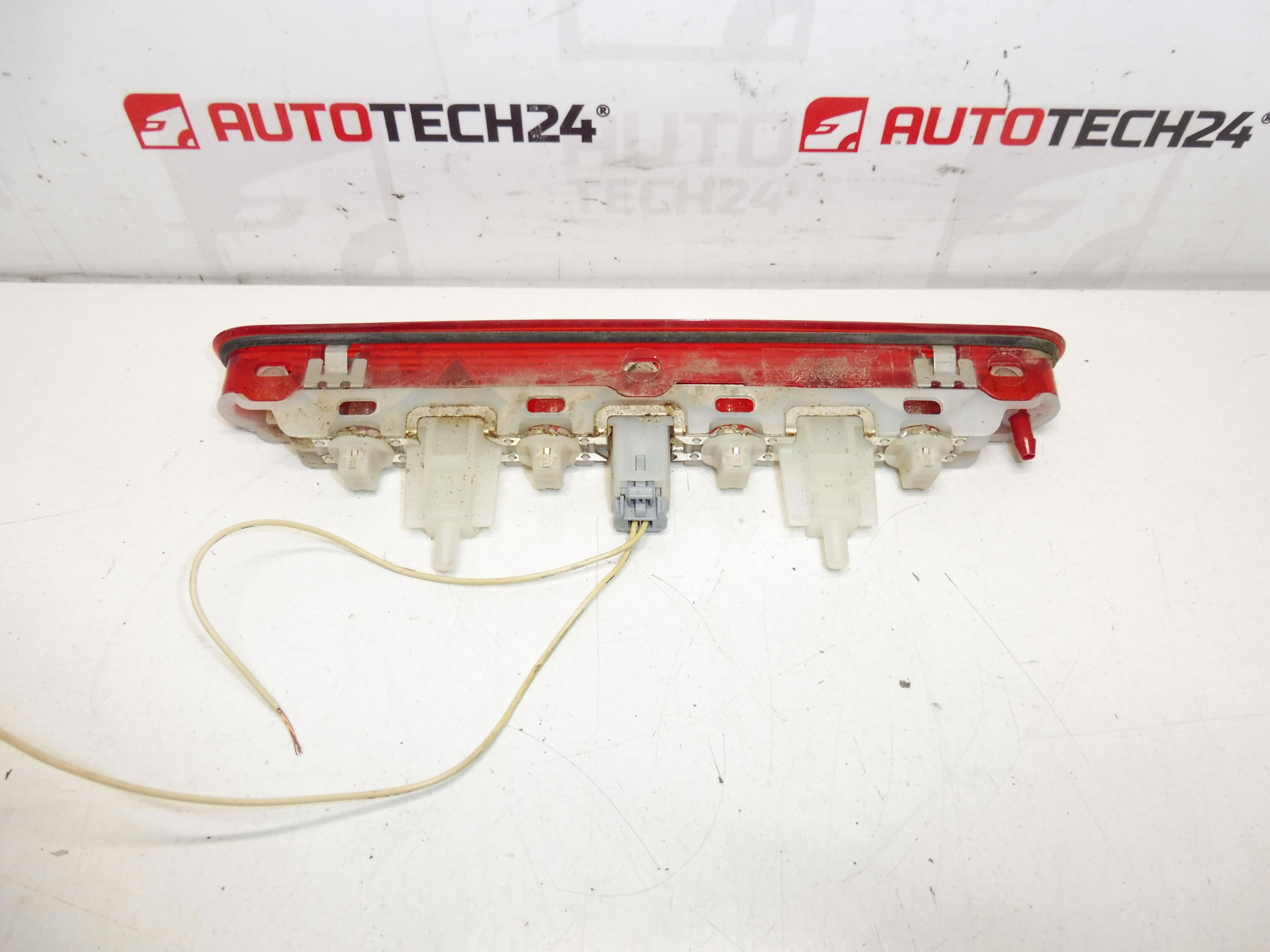 A treia lumină de frână Citroën C3 III 9812257880