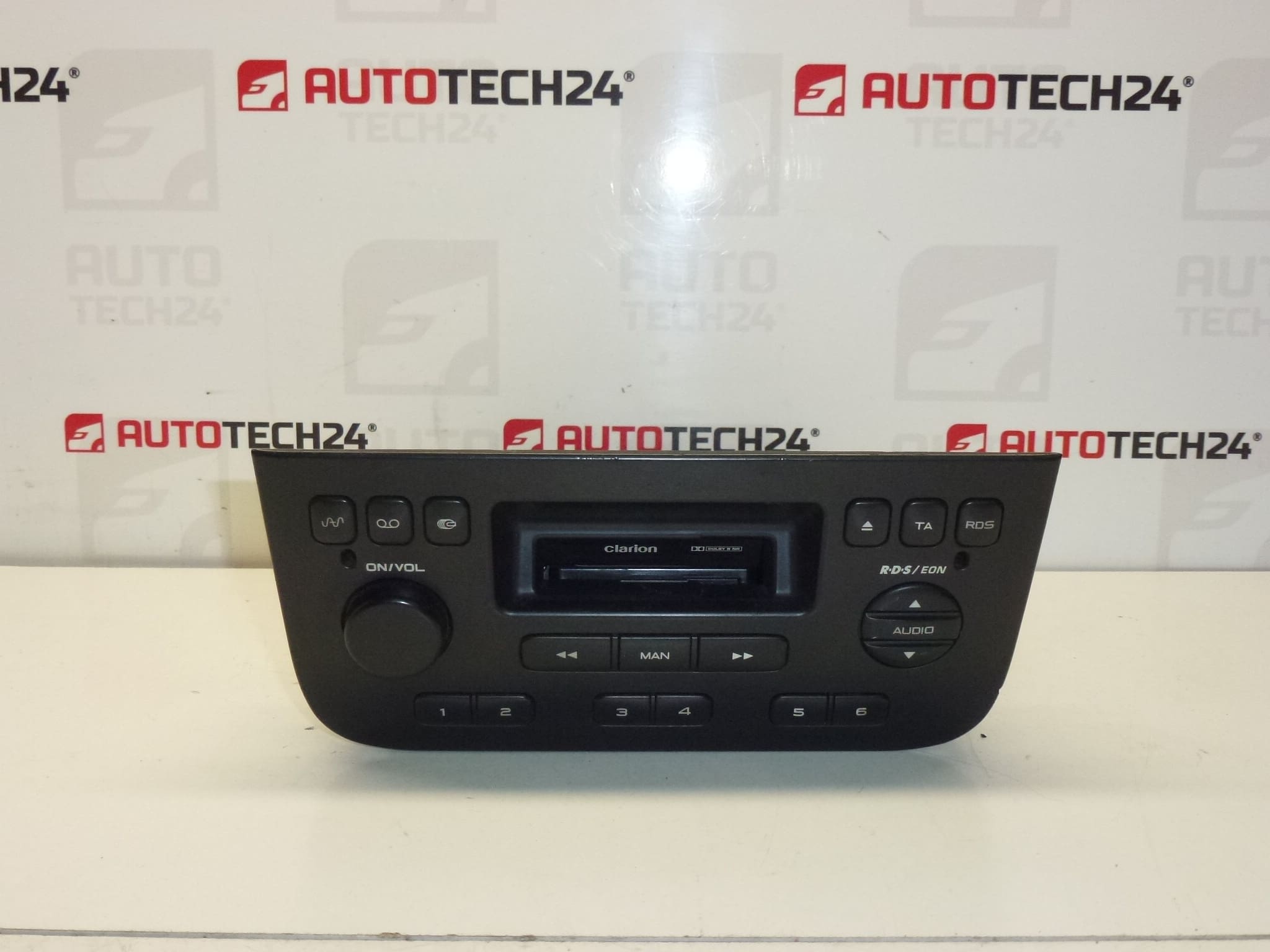 Radio auto cu CD Peugeot 406 9636704880 9643180280