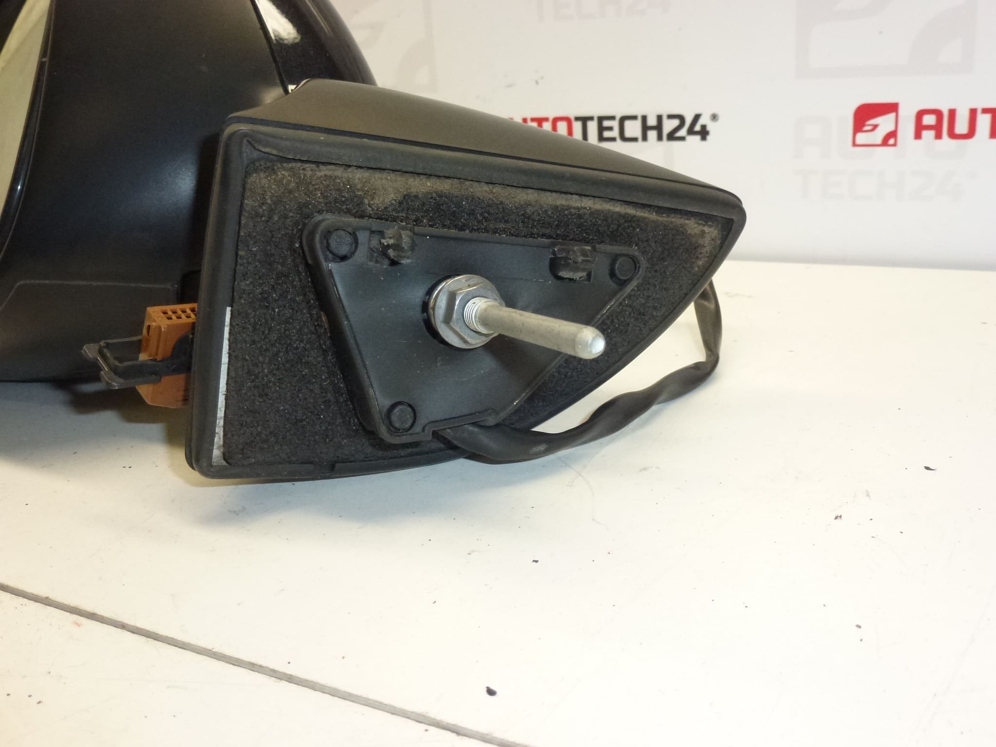 Oglinda retrovizoare stanga EYPC Peugeot 407 8153ZA