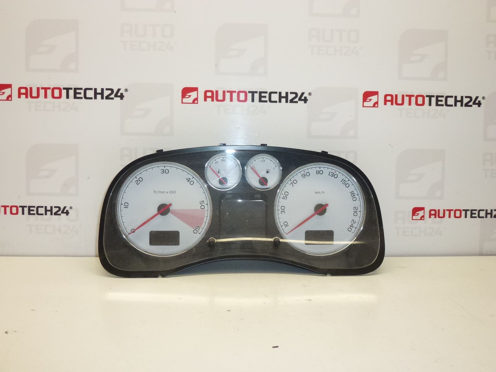 Vitezometru Peugeot 307 II 221000 km 9655925880 6106R8 6103K5