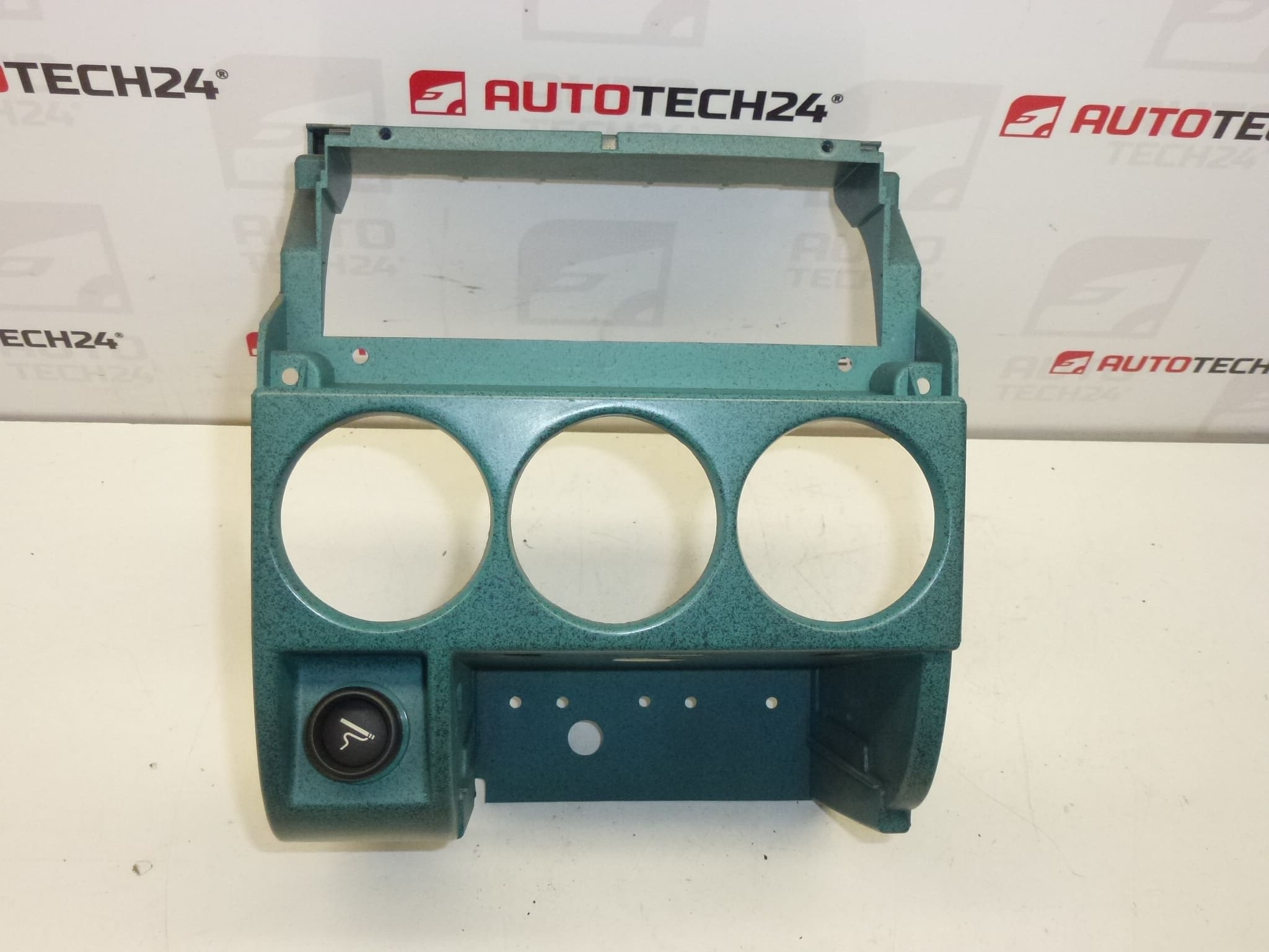 Panou bord Citroën Berlingo I și Peugeot Partner I 9602991677 8203LA