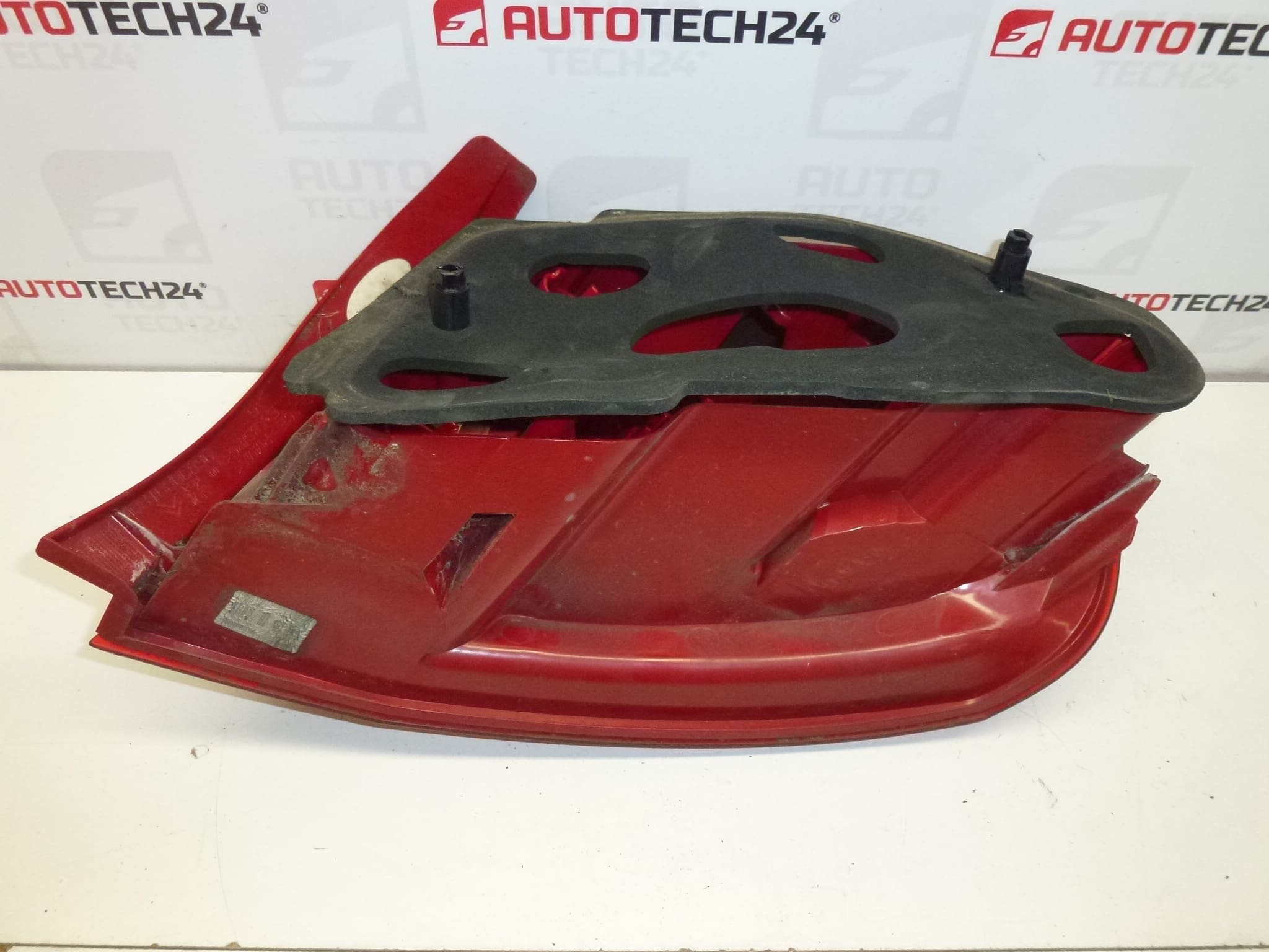 Lampa spate stanga Peugeot 407 sedan 6350CP