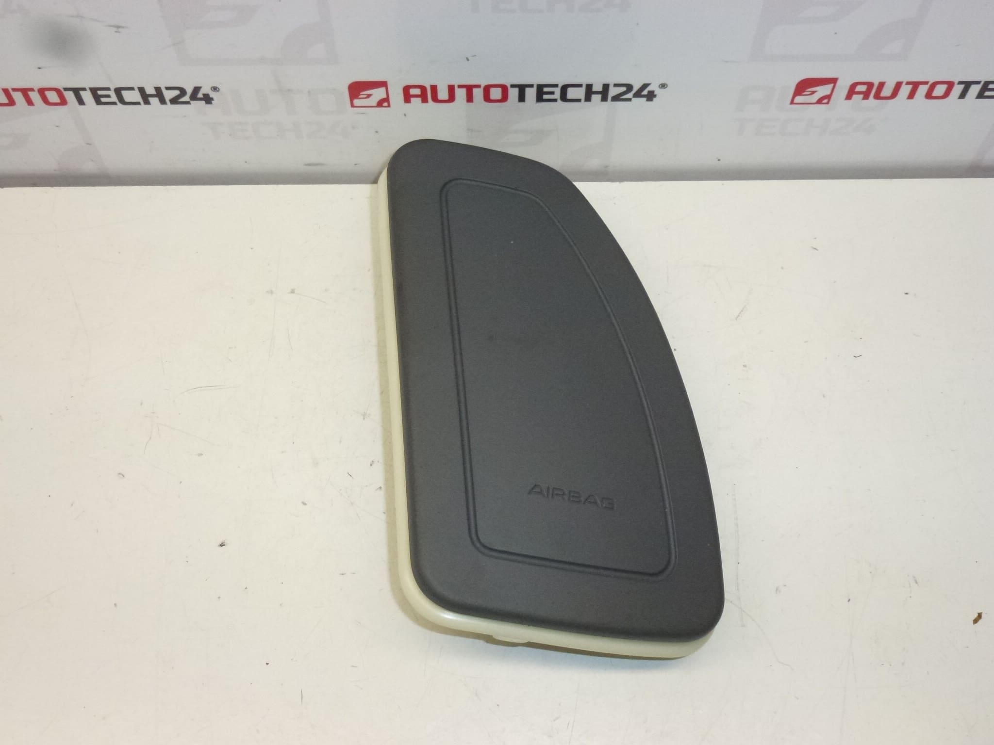 Airbag scaun dreapta Peugeot 407 96439583ZM 8216QP
