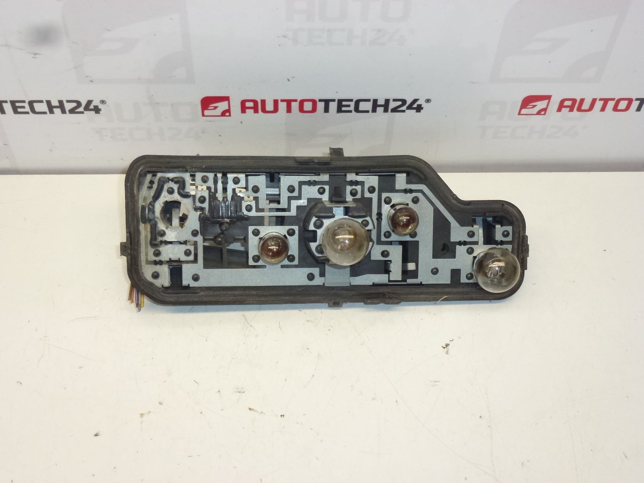 Soclu pentru lampă stânga spate pentru Peugeot 307 SW 6350X2 6350X3