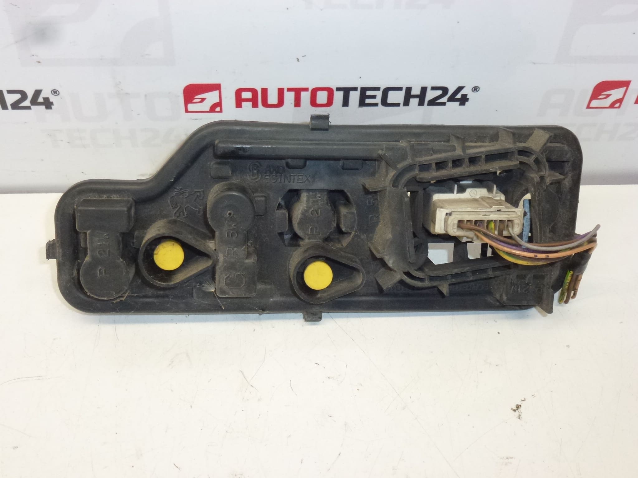 Soclu pentru lampă stânga spate pentru Peugeot 307 SW 6350X2 6350X3