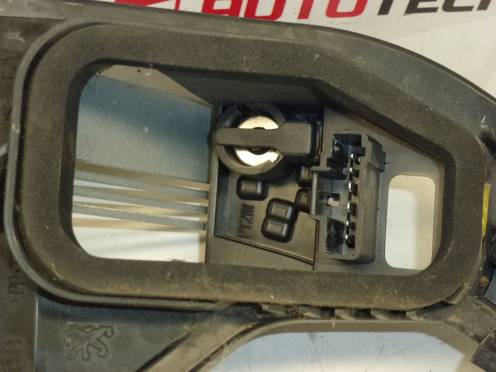 Soclu bec spate stanga Peugeot 207 6350Y7