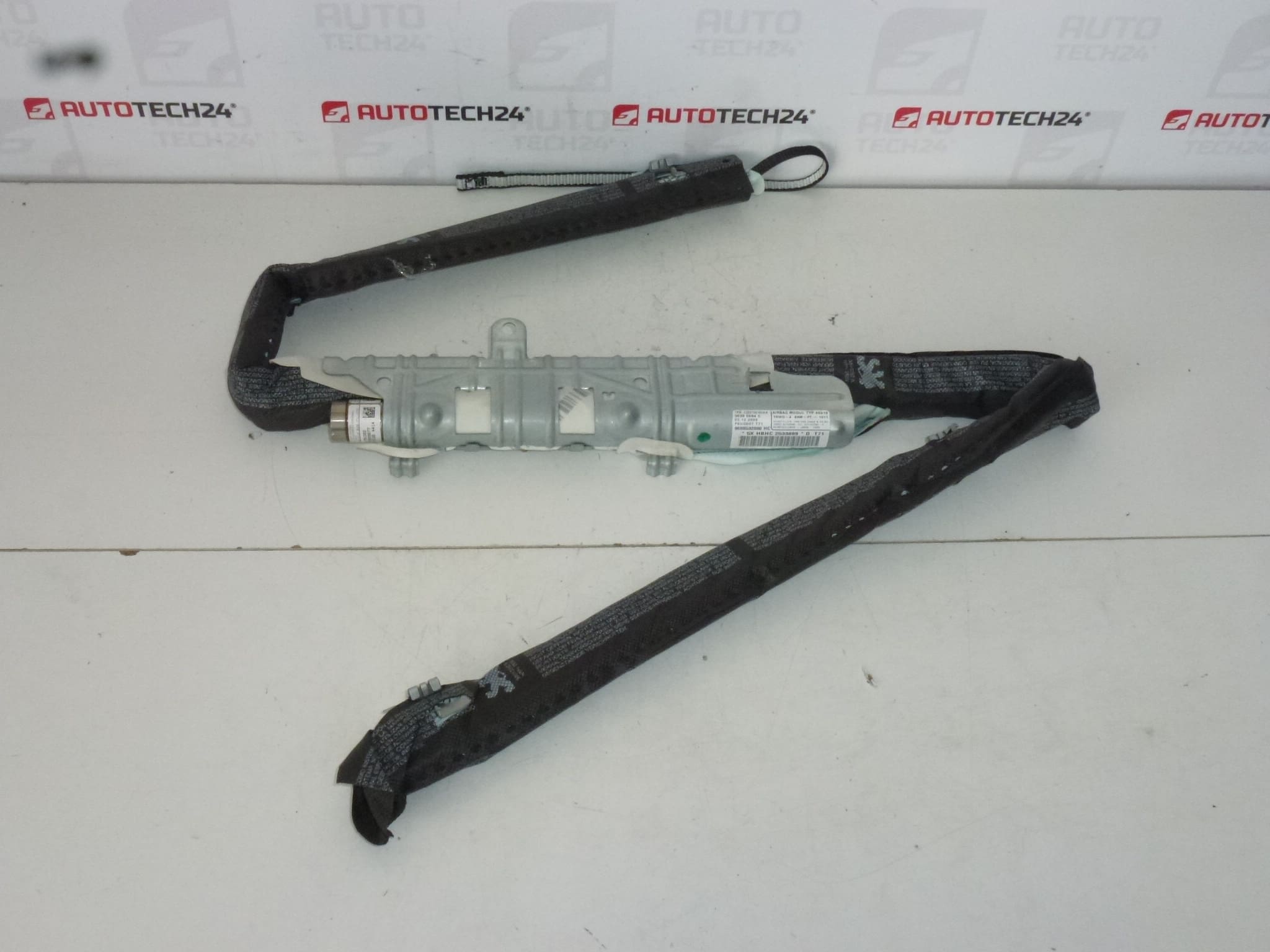 Airbag picior drept Peugeot 308 9688532880 8337CZ