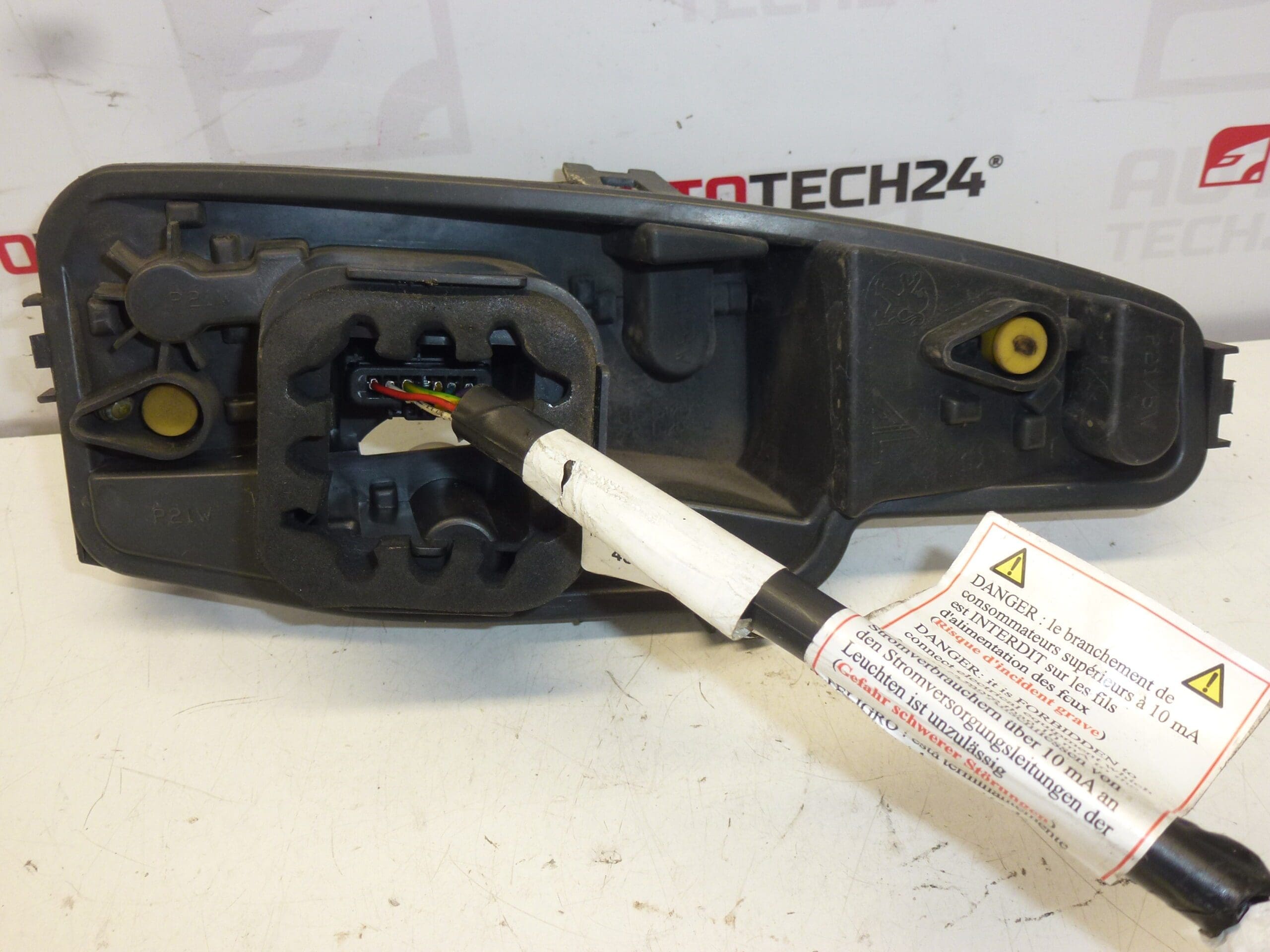 Soclu lampa spate stanga cu bucata de cablaj Peugeot 308 SW 6350KW