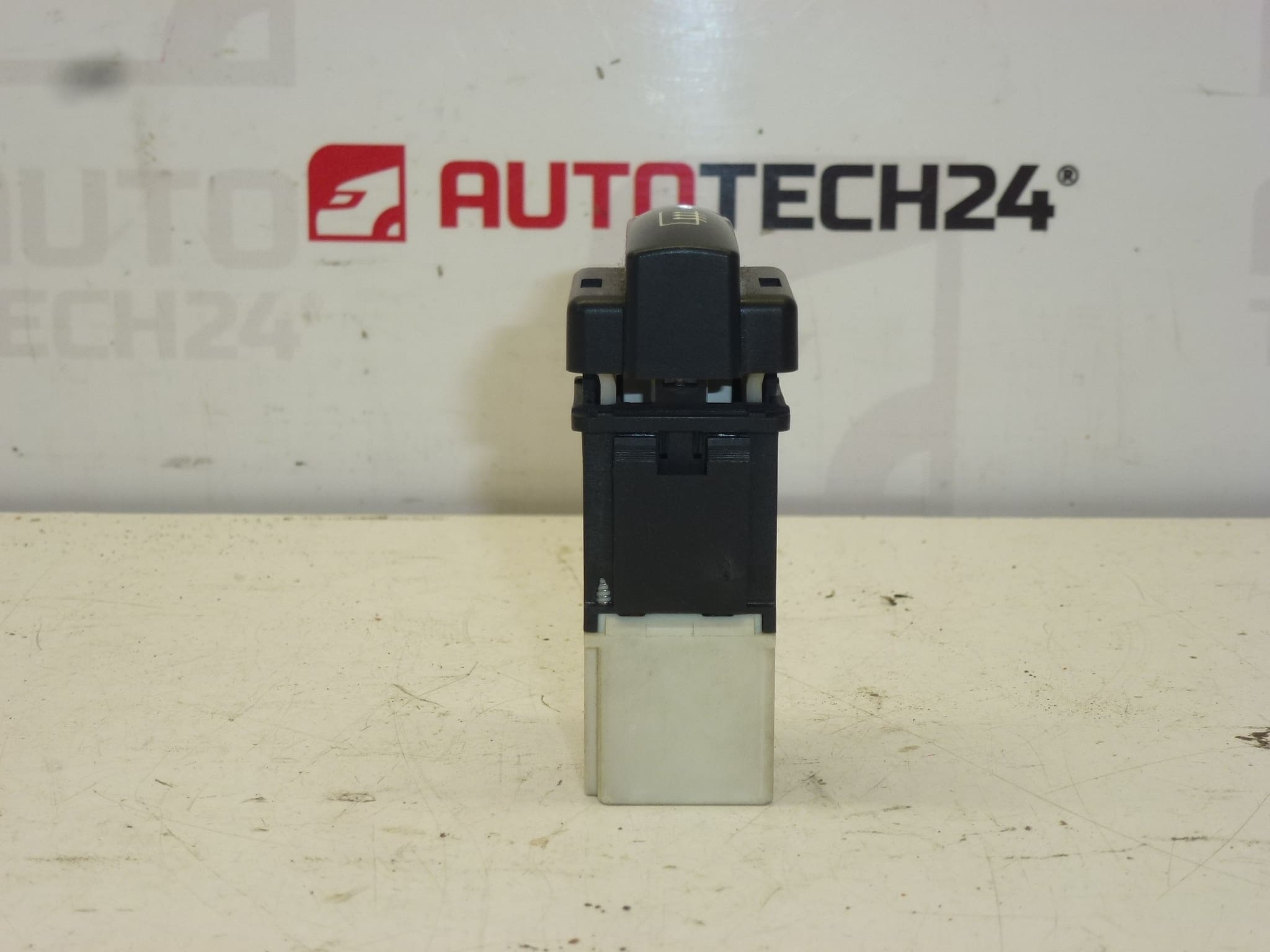Comandă încălzire lunetă Citroën Peugeot 655497
