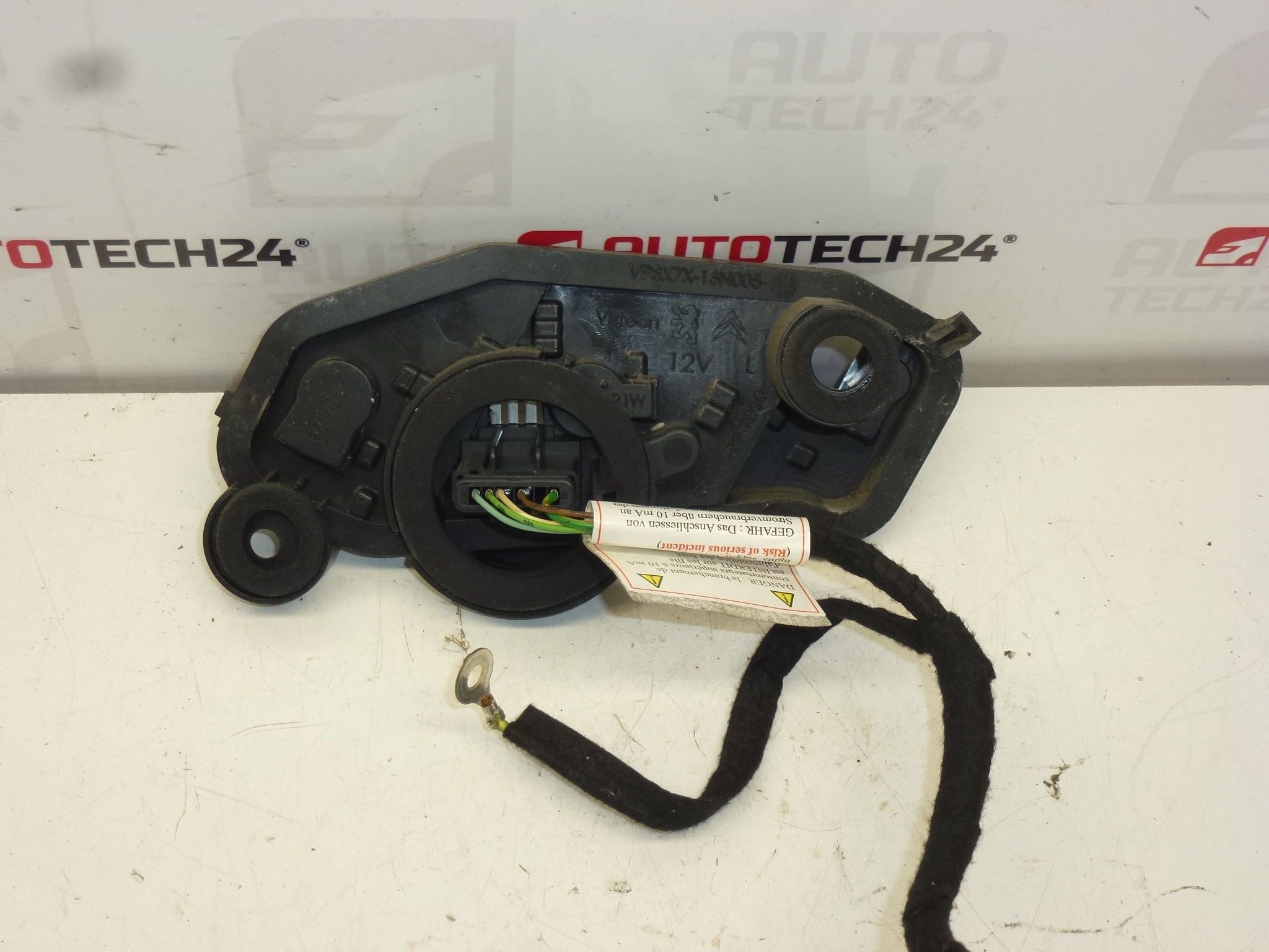 Baza pentru lumina spate stanga exterior Citroën C5 X7 sedan 6351EW