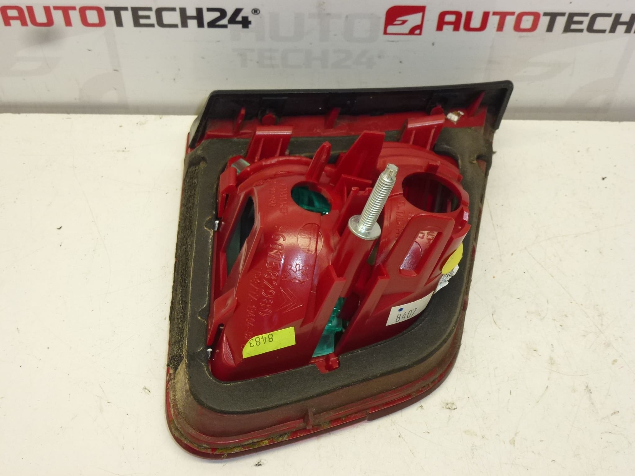 Lumina spate dreapta interior Citroën C5 X7 sedan 9687582980 6350EX