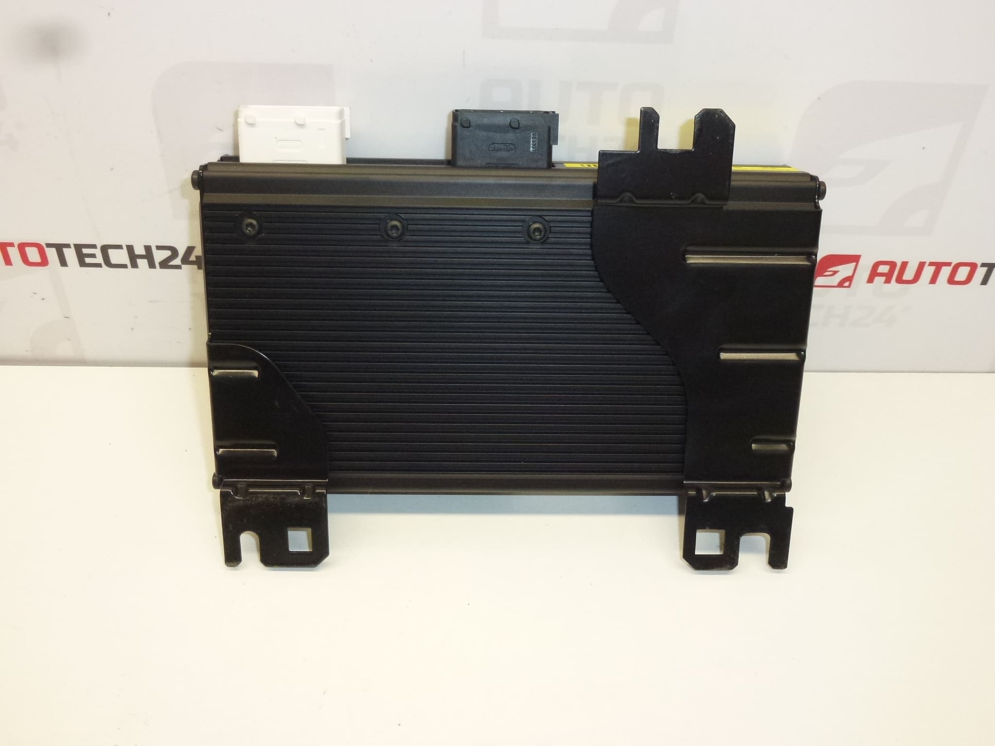 Amplificator JBL Citroën Peugeot 9653383680 6560LZ