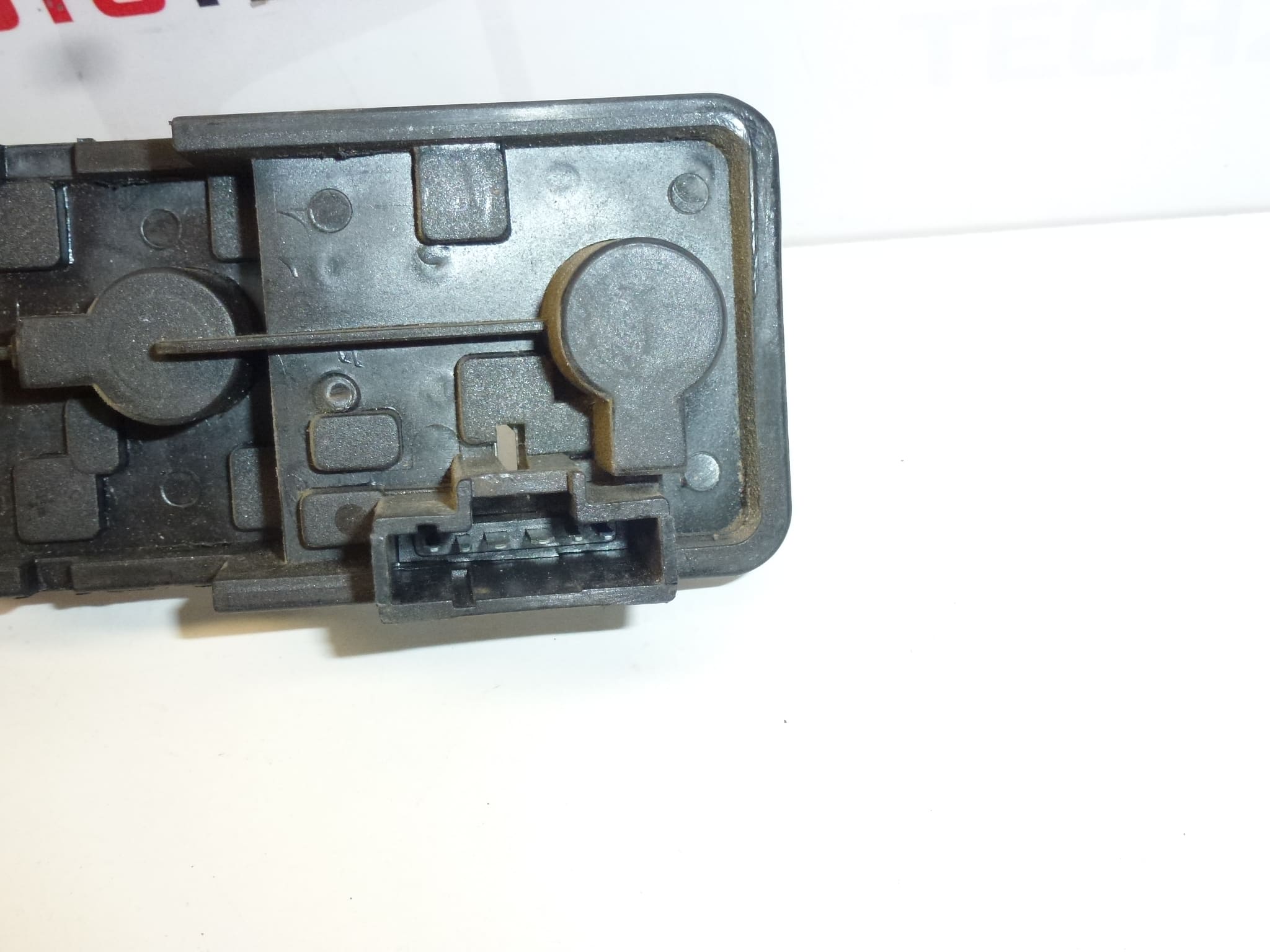 Baza lampa stanga spate Citroën Xsara Picasso 6350N0 6350T2