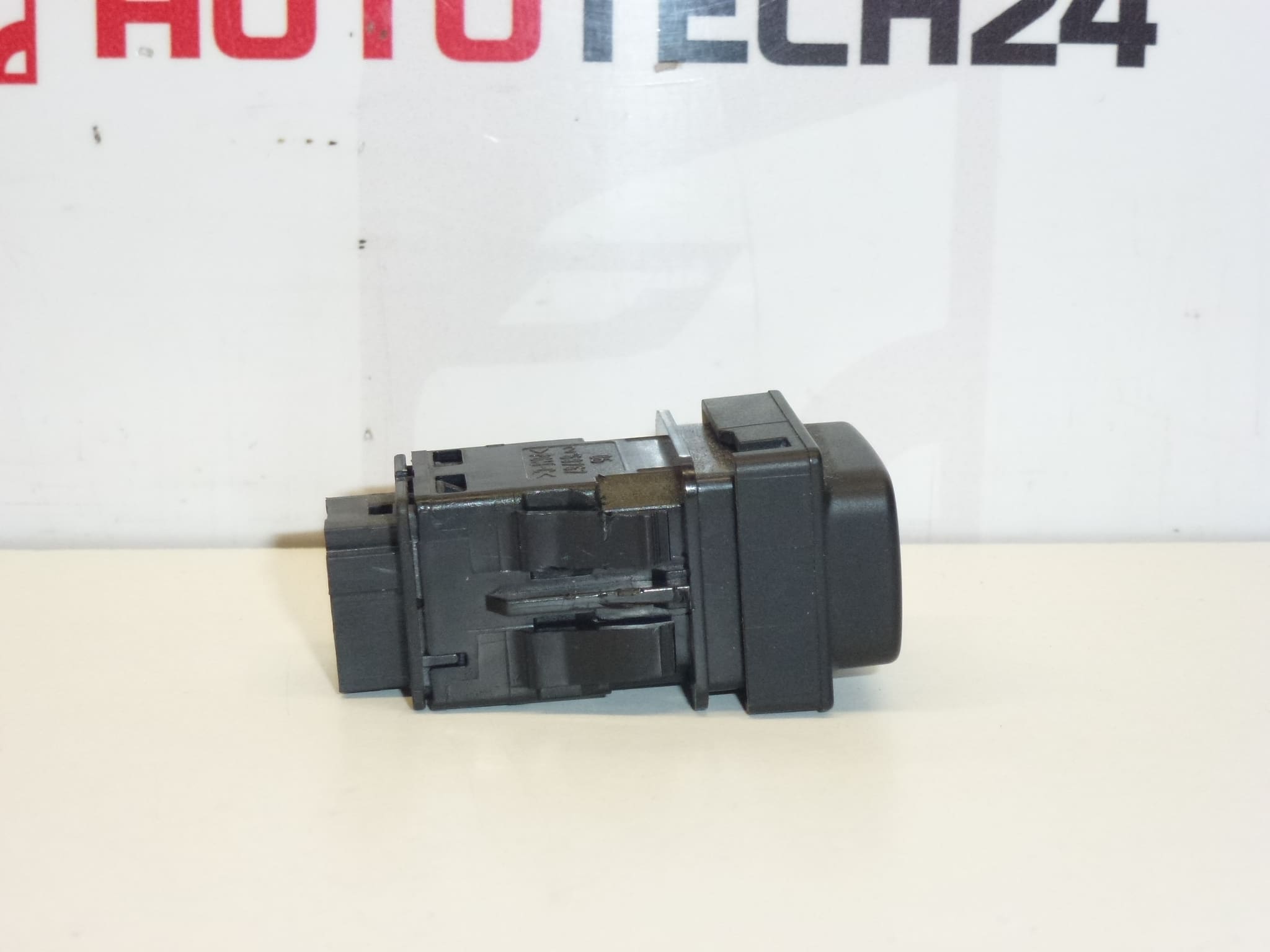 Comutator asistent parcare Citroën Peugeot 96553139XT 6590Z7