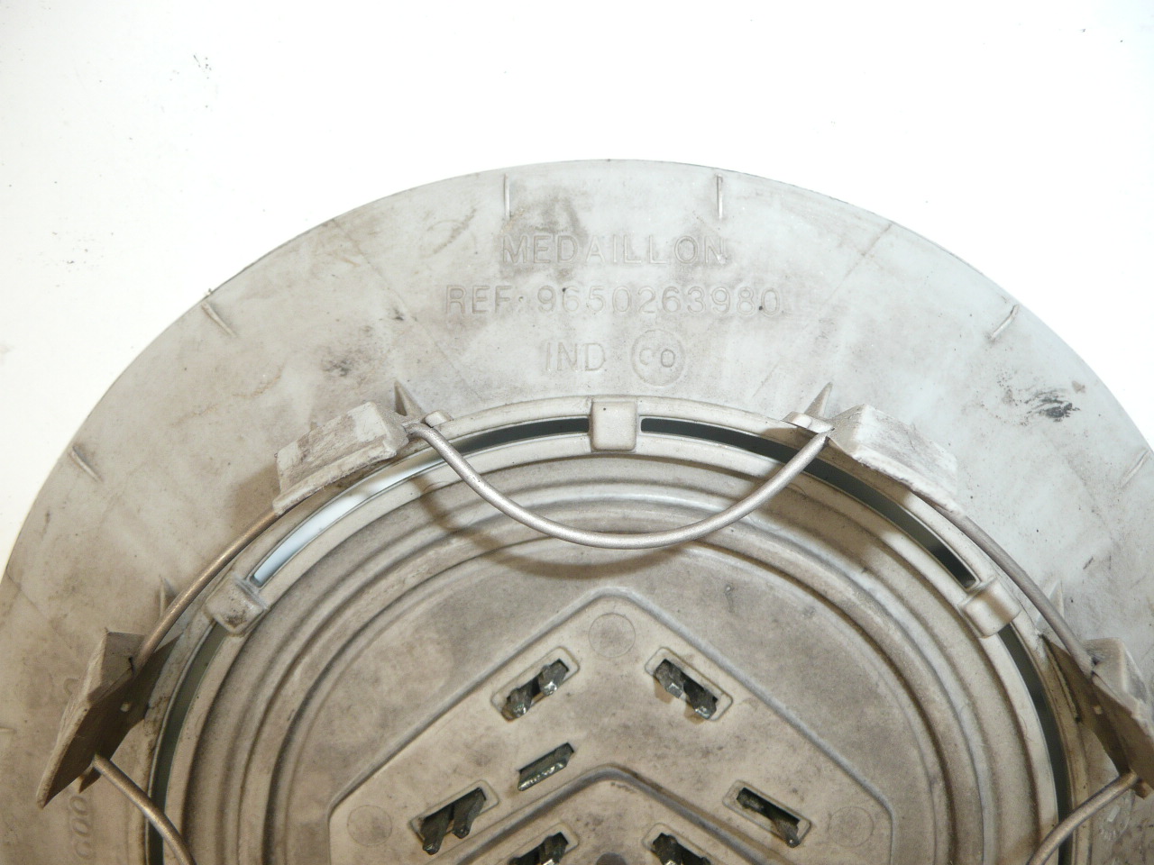 Capac electron 15 "16" 17 "4 șuruburi 9650263980 542121