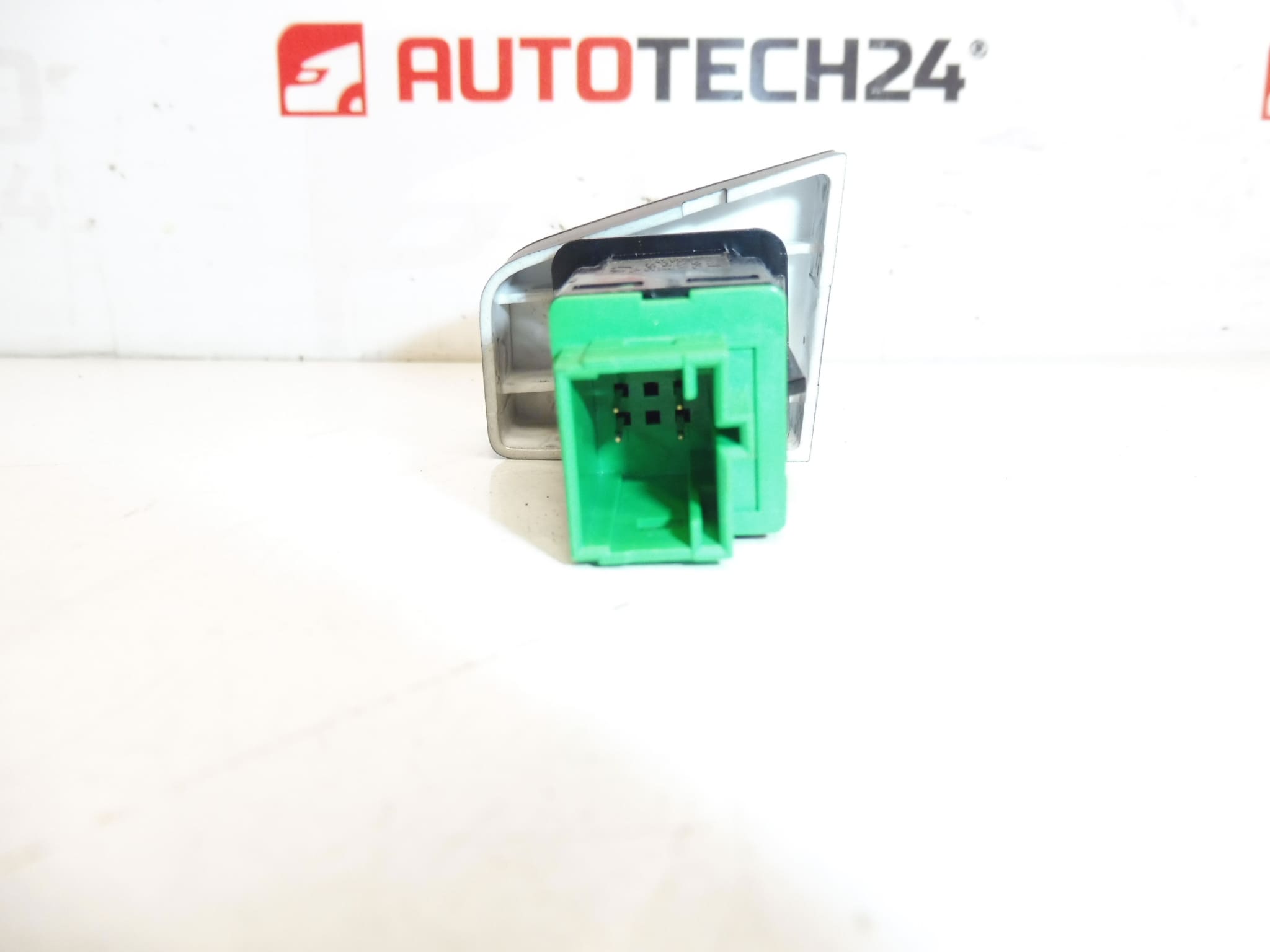 Comutator Blocare Centralizată Citroen C-Elysée Peugeot 301 96765882ZD - imagine 2