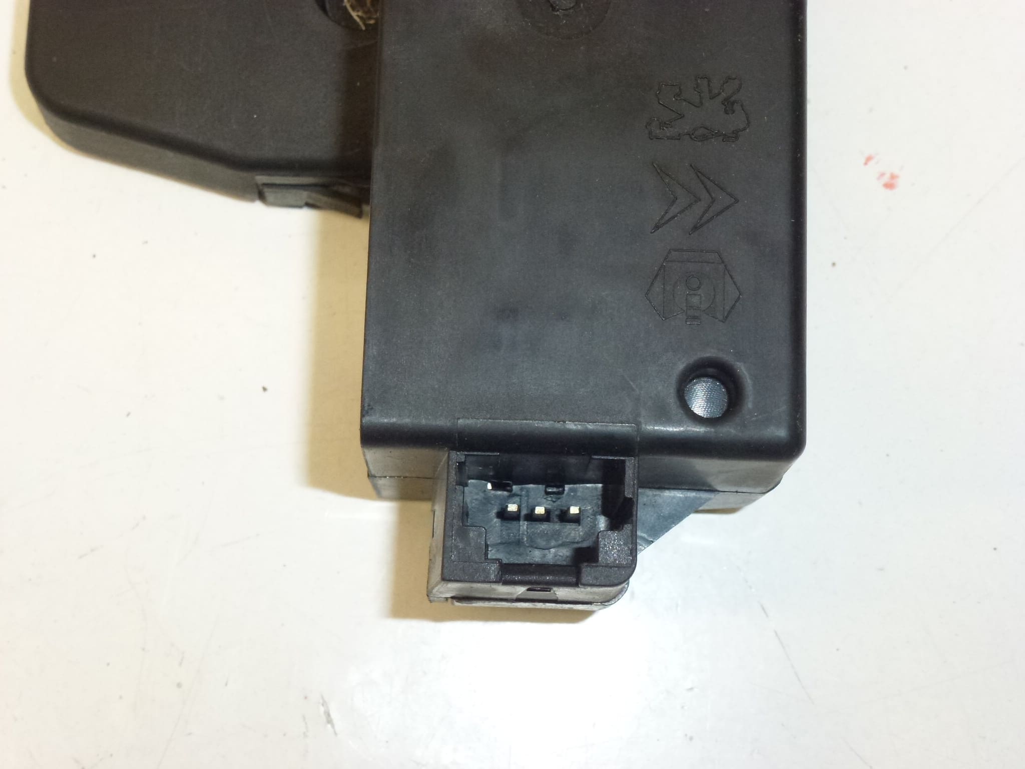 Mecanism de închidere electrică pentru portbagaj Citroën/Peugeot 9653208080 871983 - imagine 2
