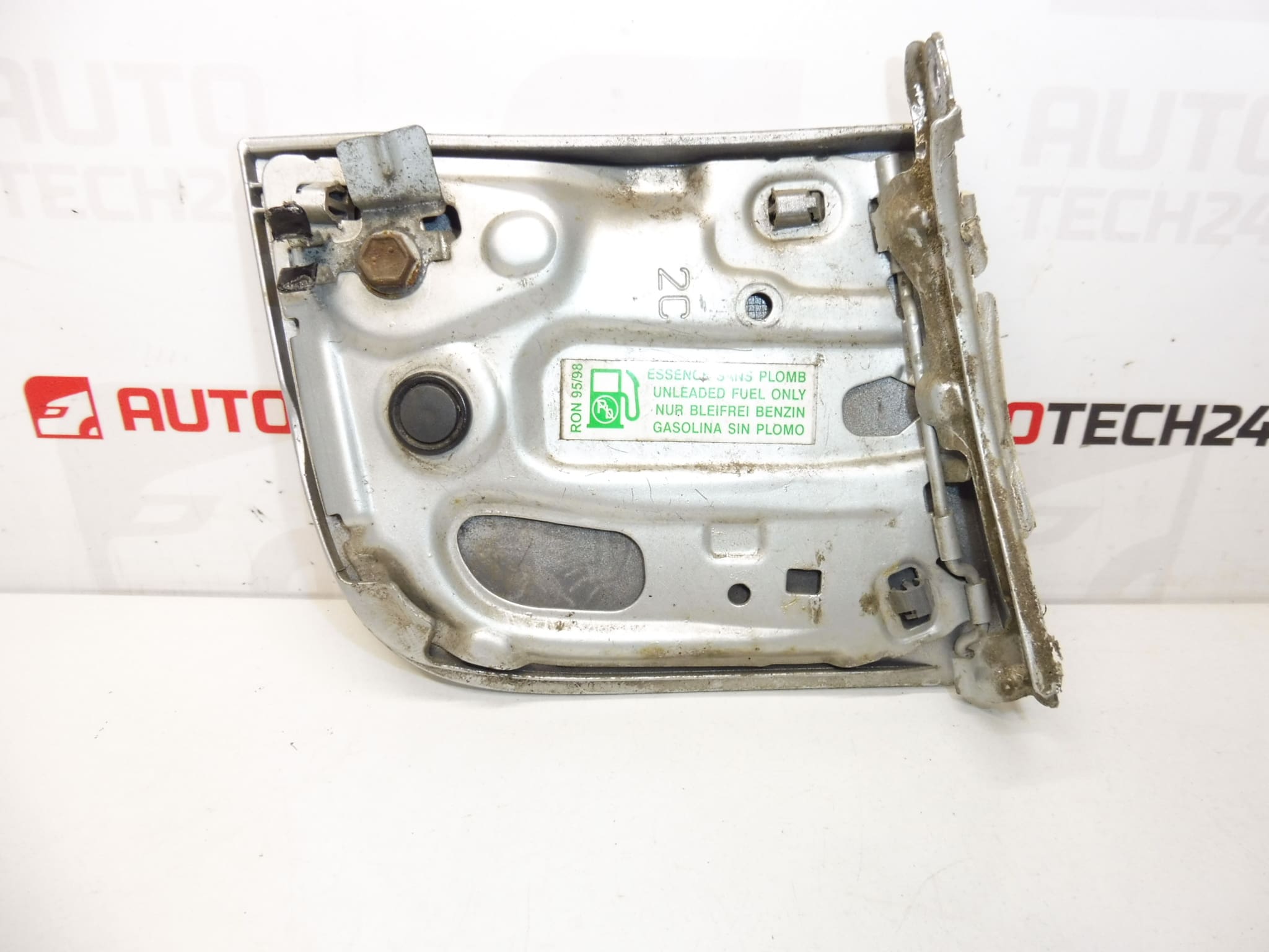 Capac Roşu Pentru Busonul Rezervorului Peugeot 107 Citroën C1 KTB 1517C5 1517C9 - imagine 2