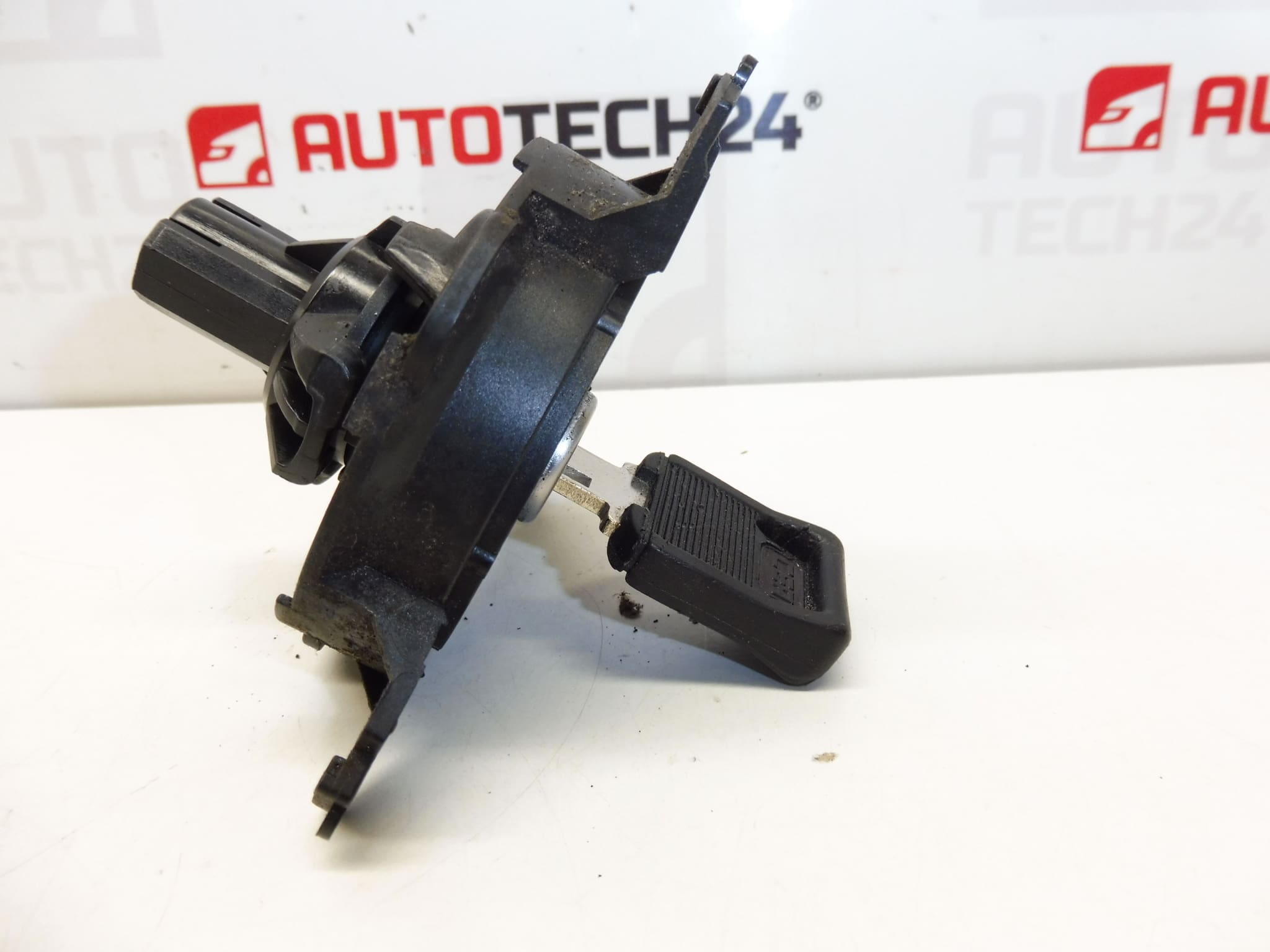Capacul rezervorului + 1 cheie Peugeot 206 - imagine 2