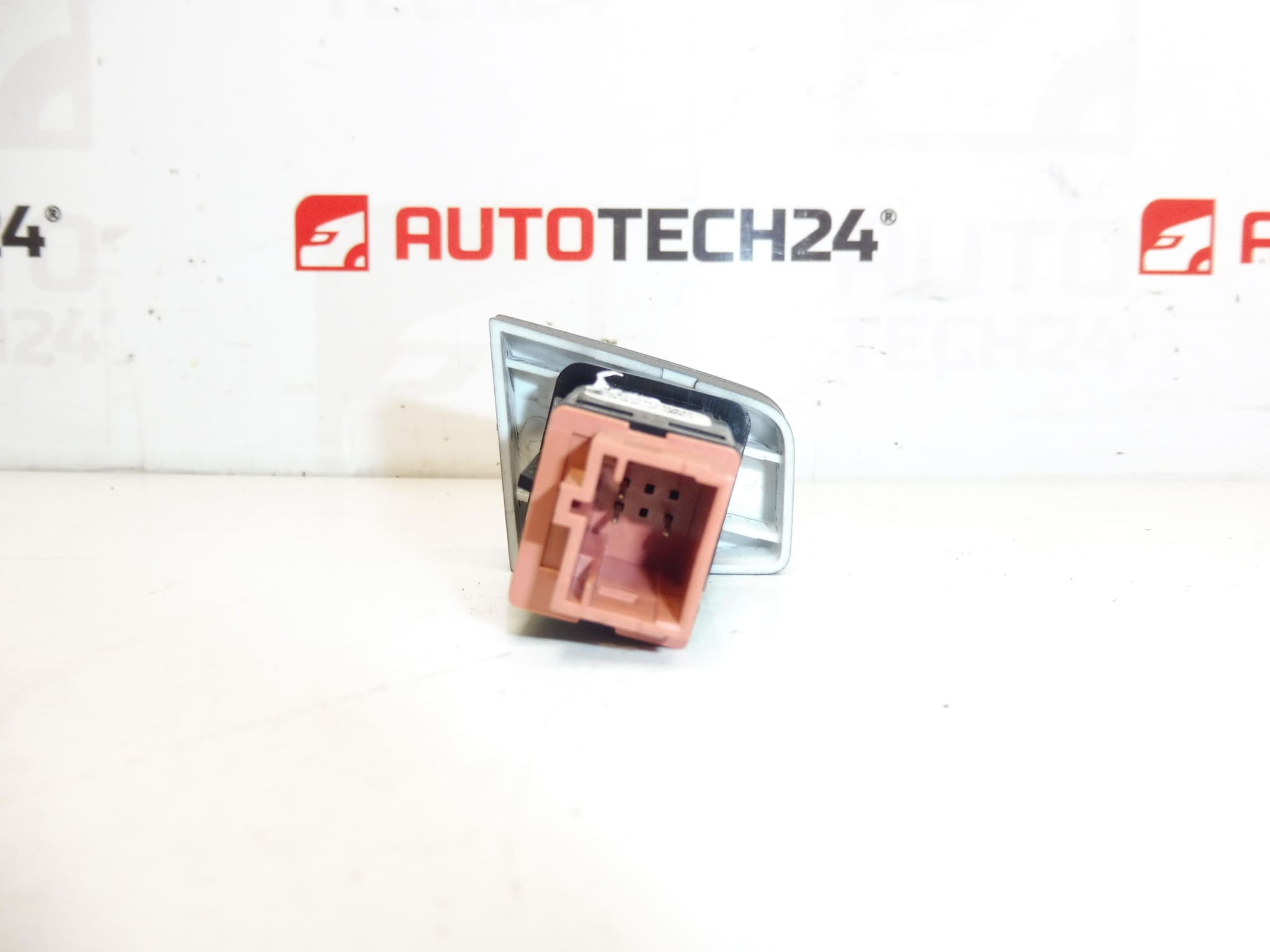 Comutator pentru Lumini de Avertizare Citroën C-Elysée Peugeot 301 96765876ZD - imagine 2
