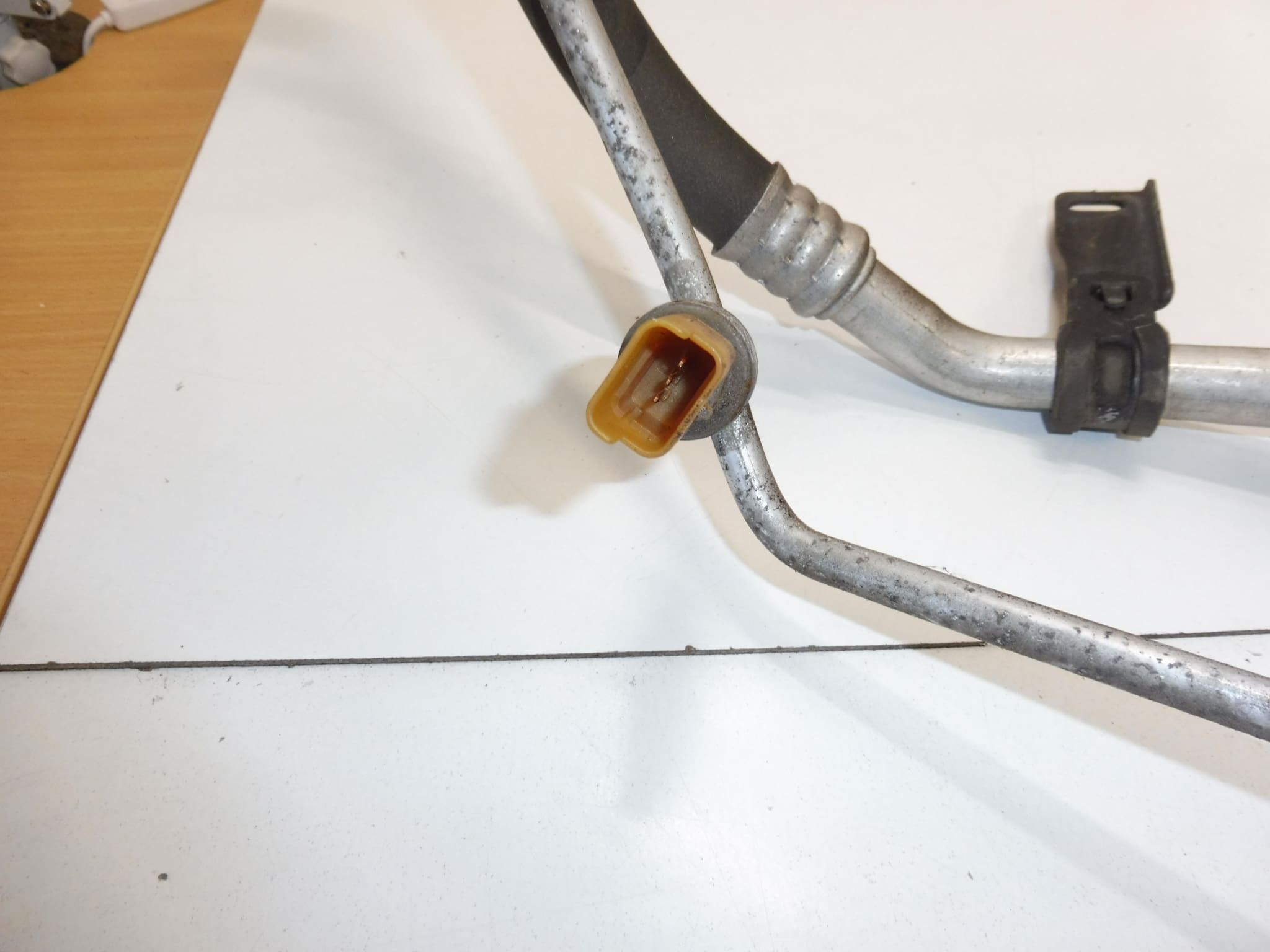 Tubul de climatizare Citroën C-Elysee Peugeot 301 9674395180 - imagine 2