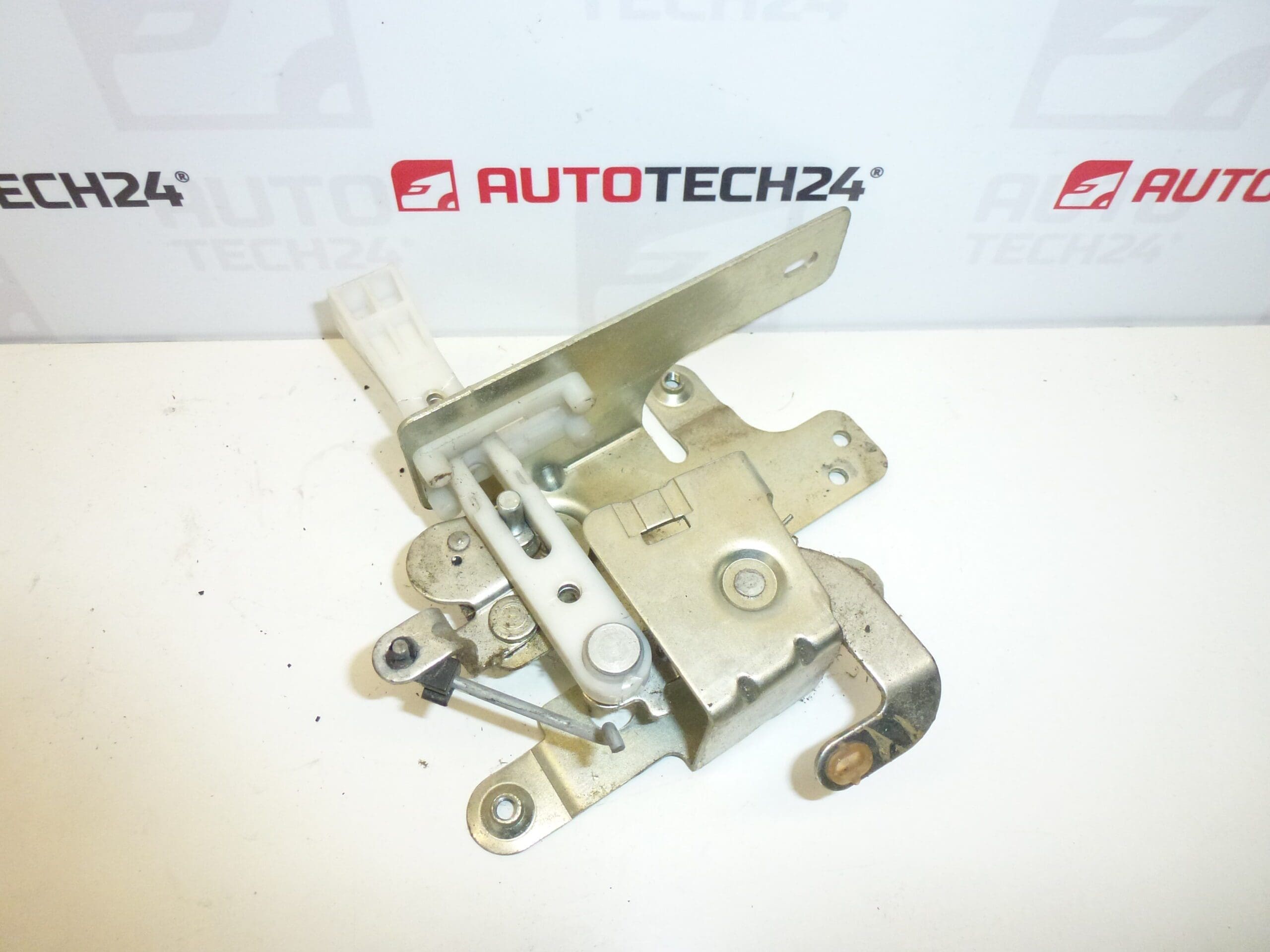 Inchidere capac Citroën Peugeot 871962