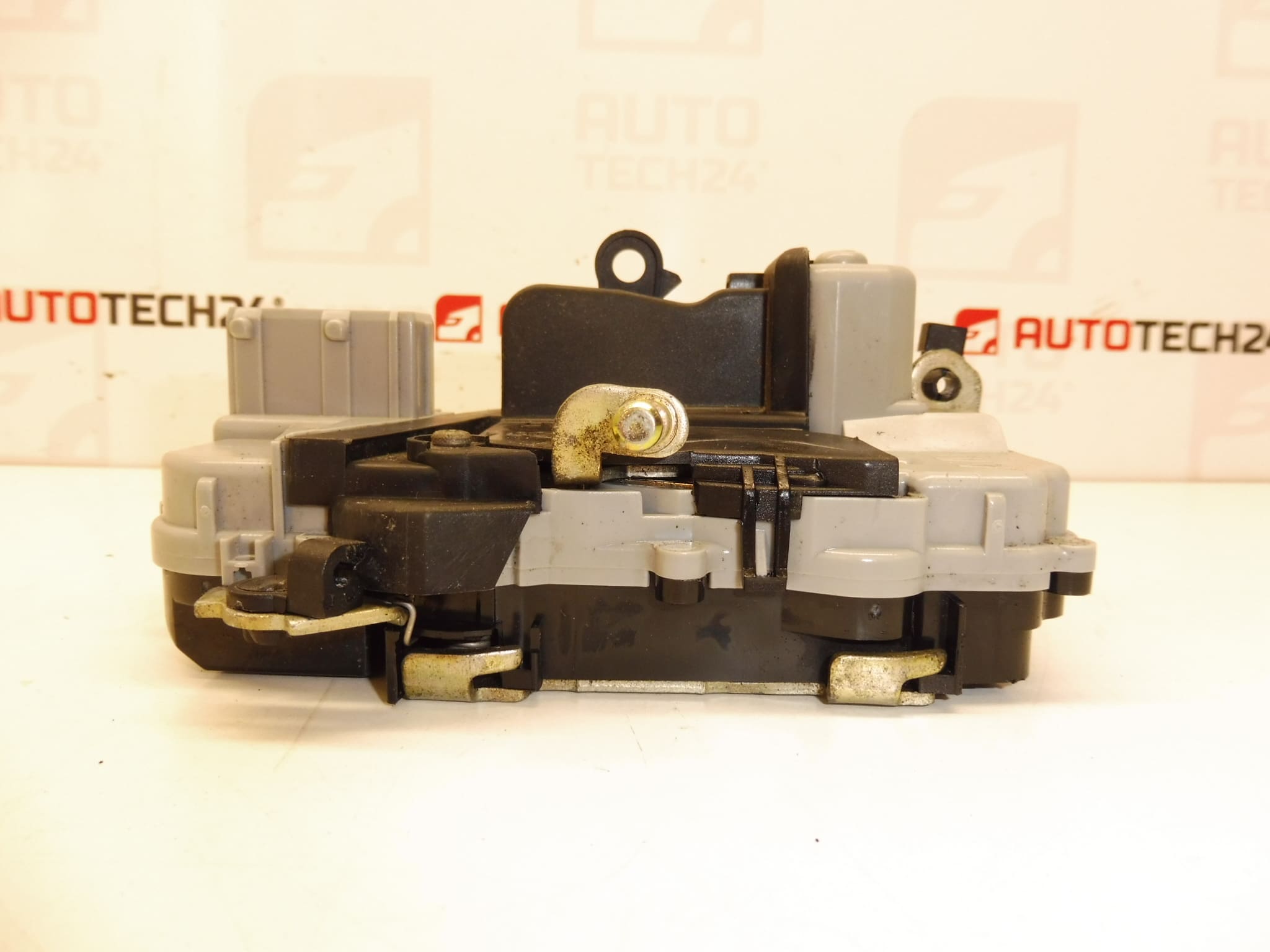 Încuietoare Dreapta Ușă Față Citroën Xsara Picasso Conector Pătrat 9136J3 - imagine 2