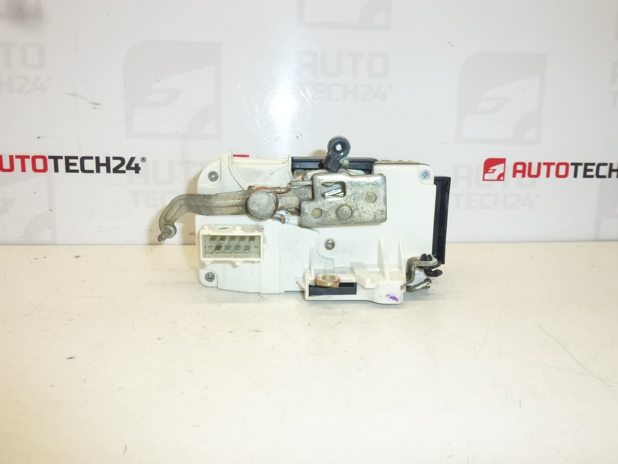 Inchidere portiera fata stanga Citroën Peugeot 9135L5