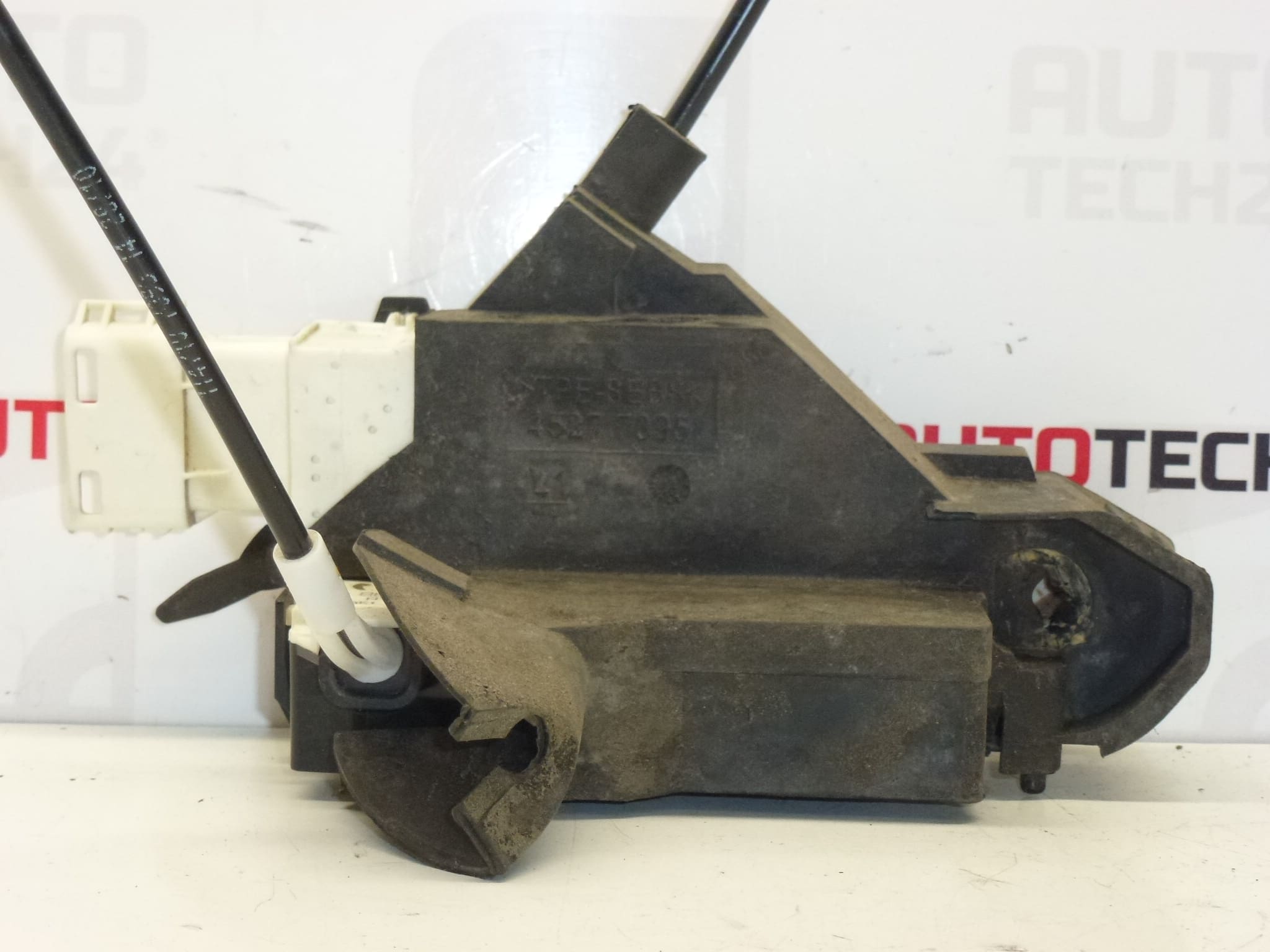 Încuietoare electrică ușă stângă Peugeot 407 - 9686683680 / 9135FN - imagine 2