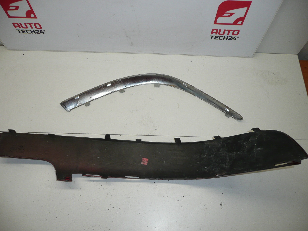 Bara de protectie cromata Citroën Xsara Picasso 7452CK