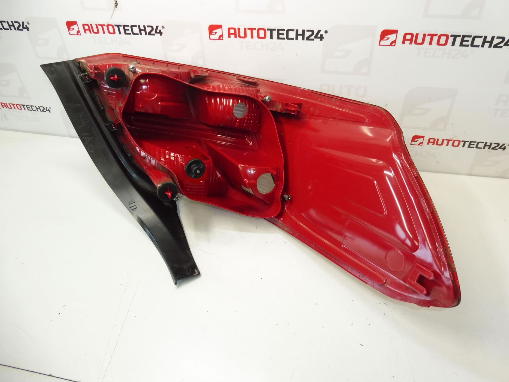 Lumina Spate Dreapta Peugeot 301 9674807880 - imagine 2