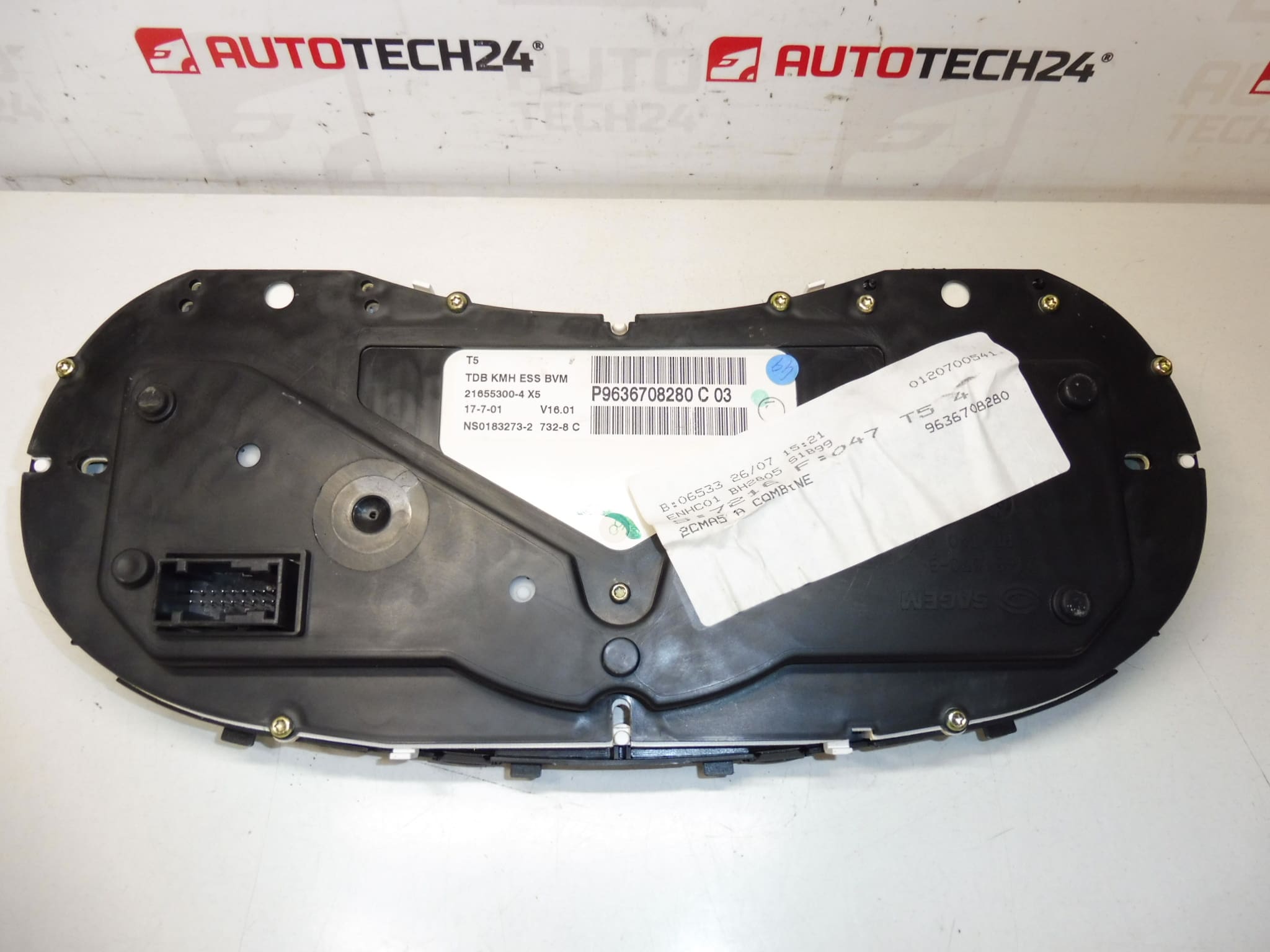 Panou de bord Peugeot 307, kilometraj 198.000 km, cod 9636708280 6103F7 - imagine 2