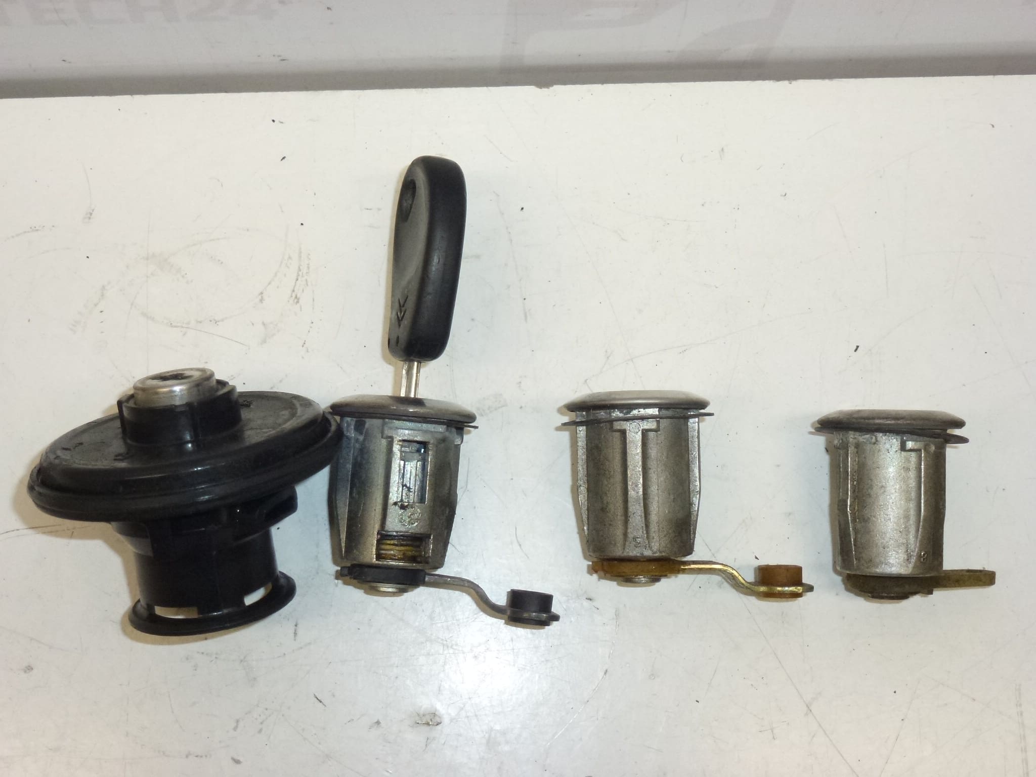 Set Chei și Sisteme de Încuietori Citroën Berlingo II 4162CF - imagine 2