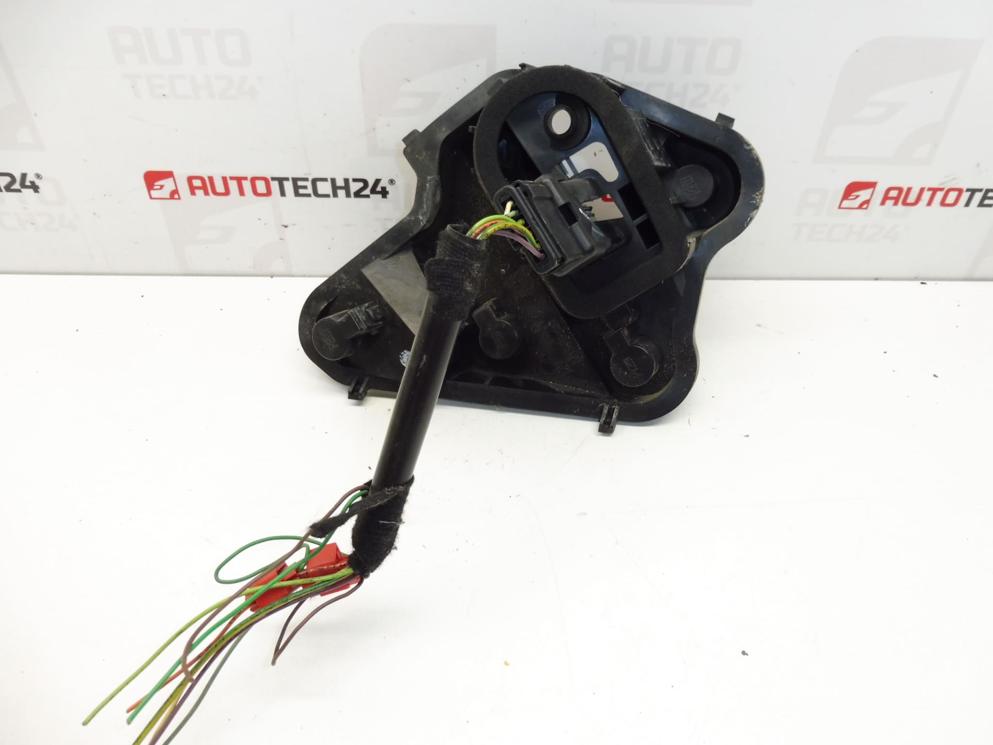 Soclu Becuri Pentru Lampa Spate Dreapta Cu Bucată De Cablu Peugeot 207 SW 6351CT - imagine 2