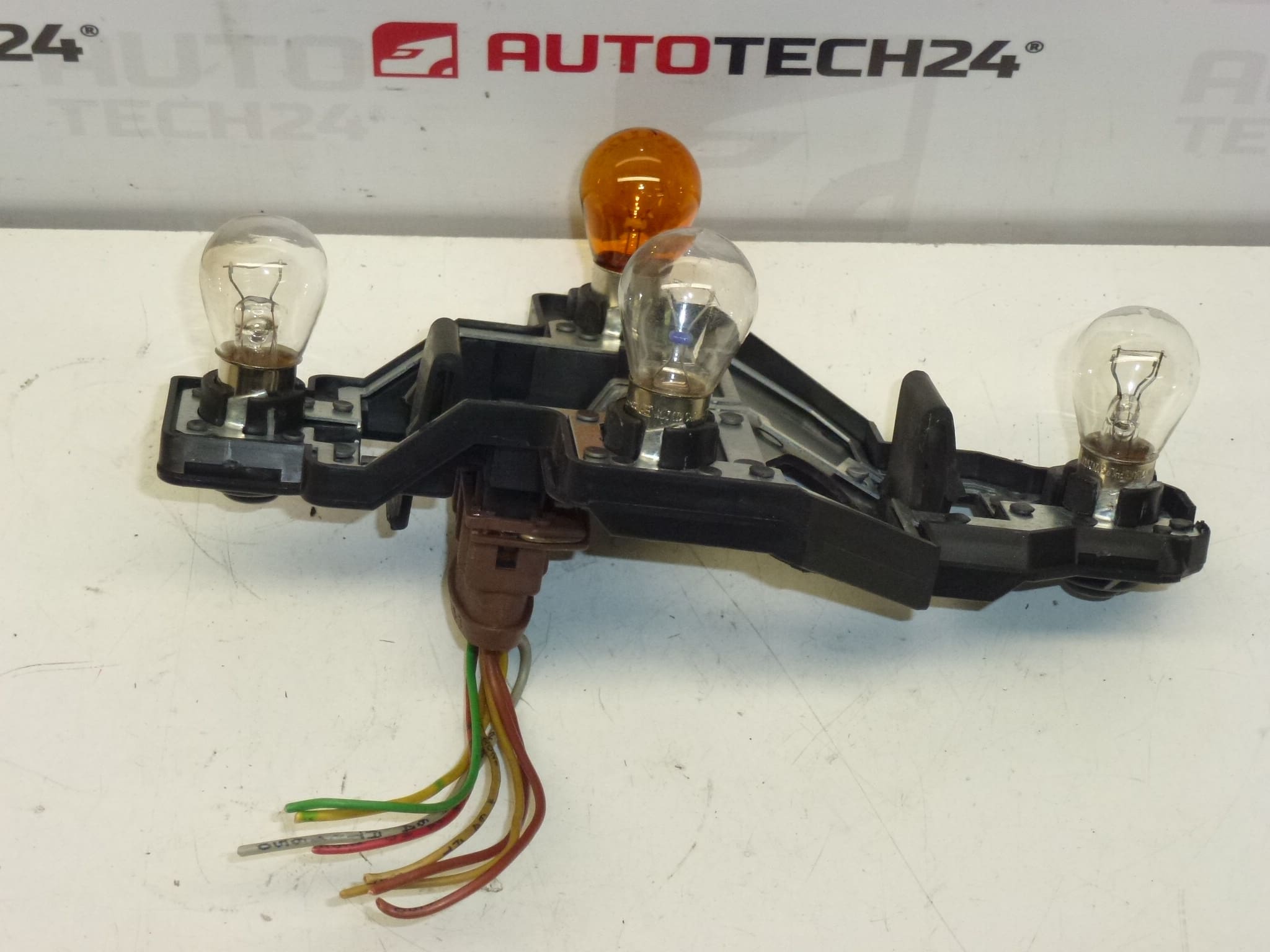 Priză de Diferențial Lampa Spate Dreapta Citroën Xsara Kombi 6351J8 - imagine 2