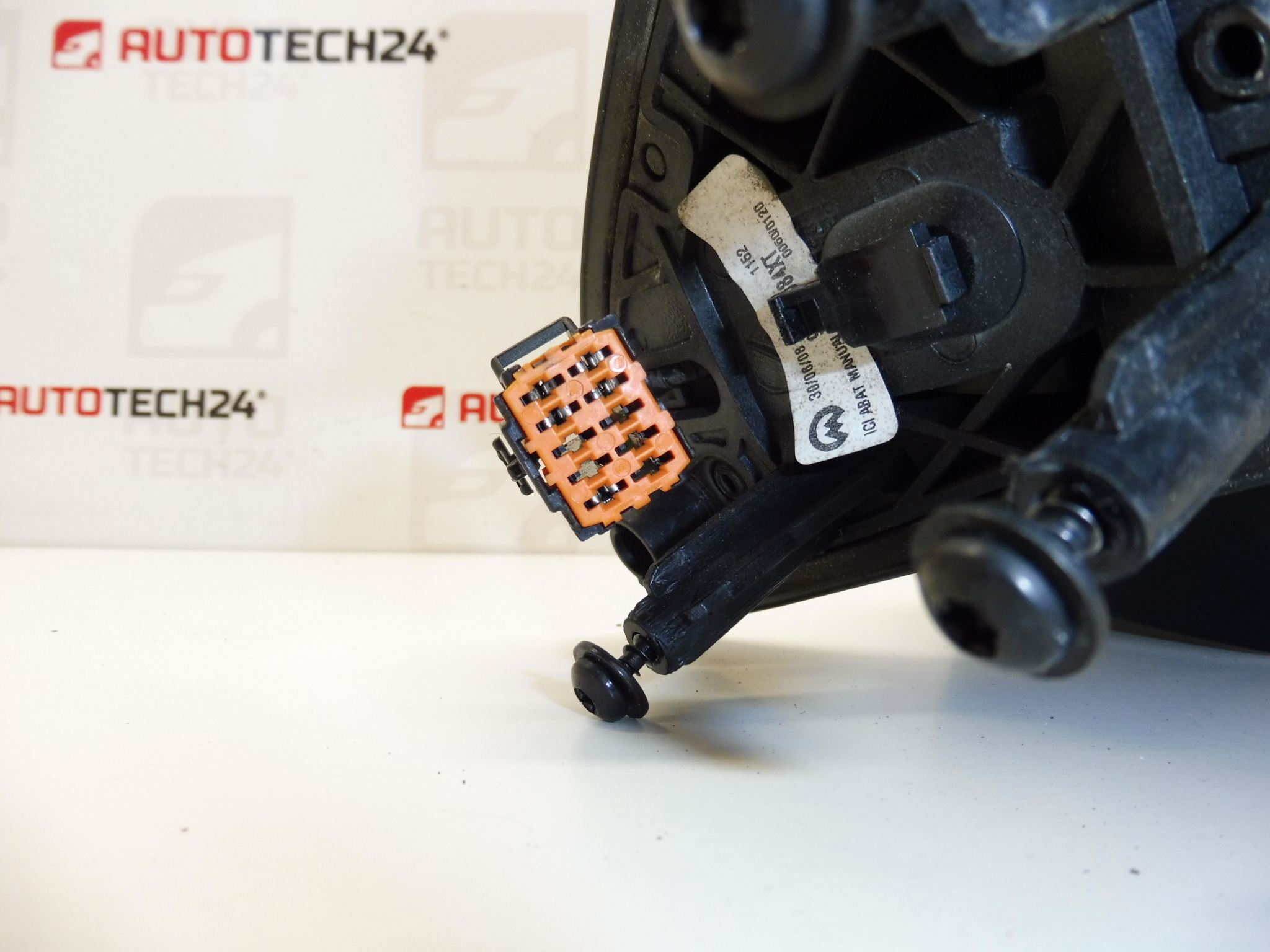 Oglinda stanga EZRC Citroën Xsara Picasso 96570984XT 815350