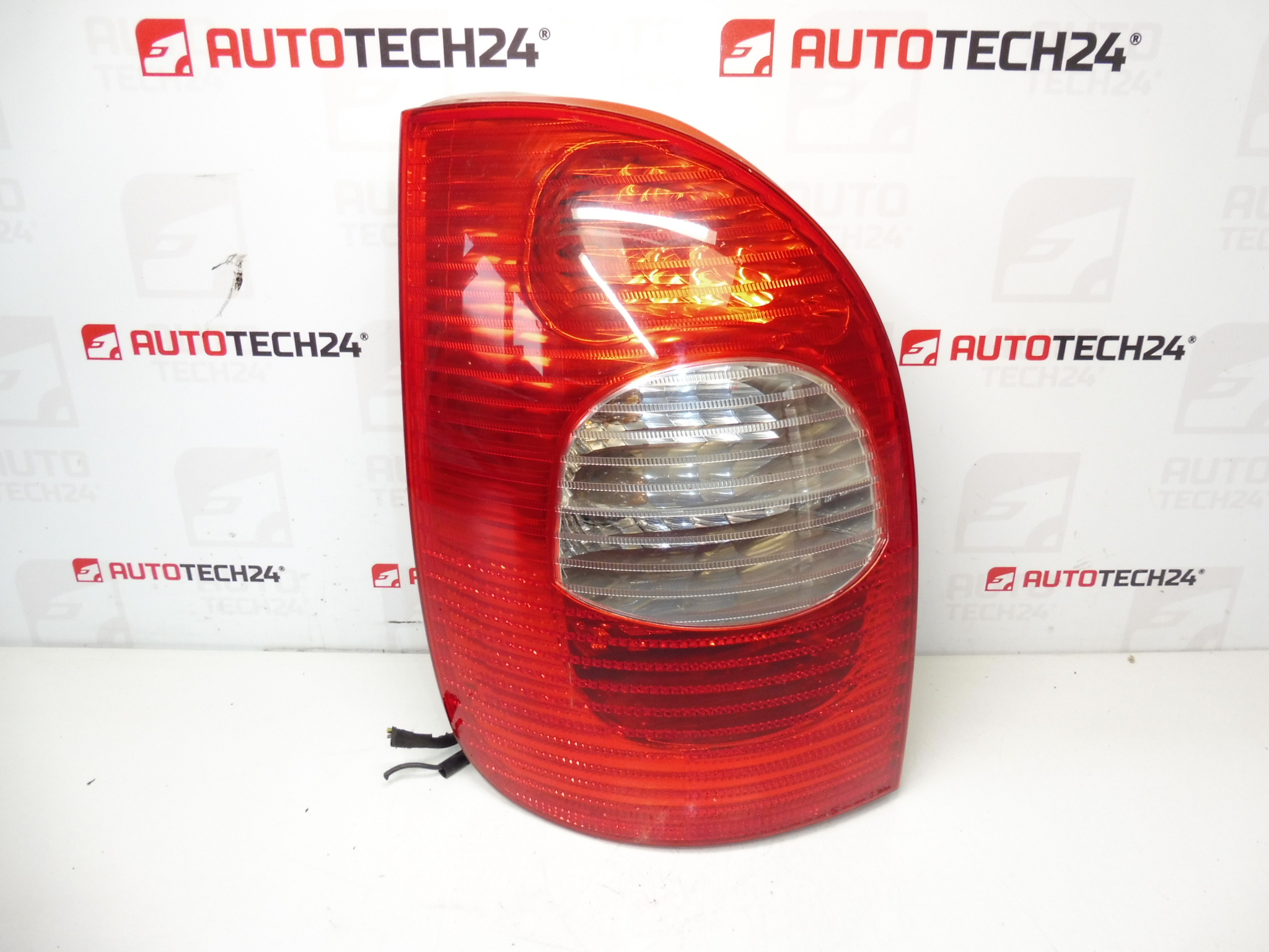 Lampa Stânga Citroën Xsara Picasso 05 6350T2