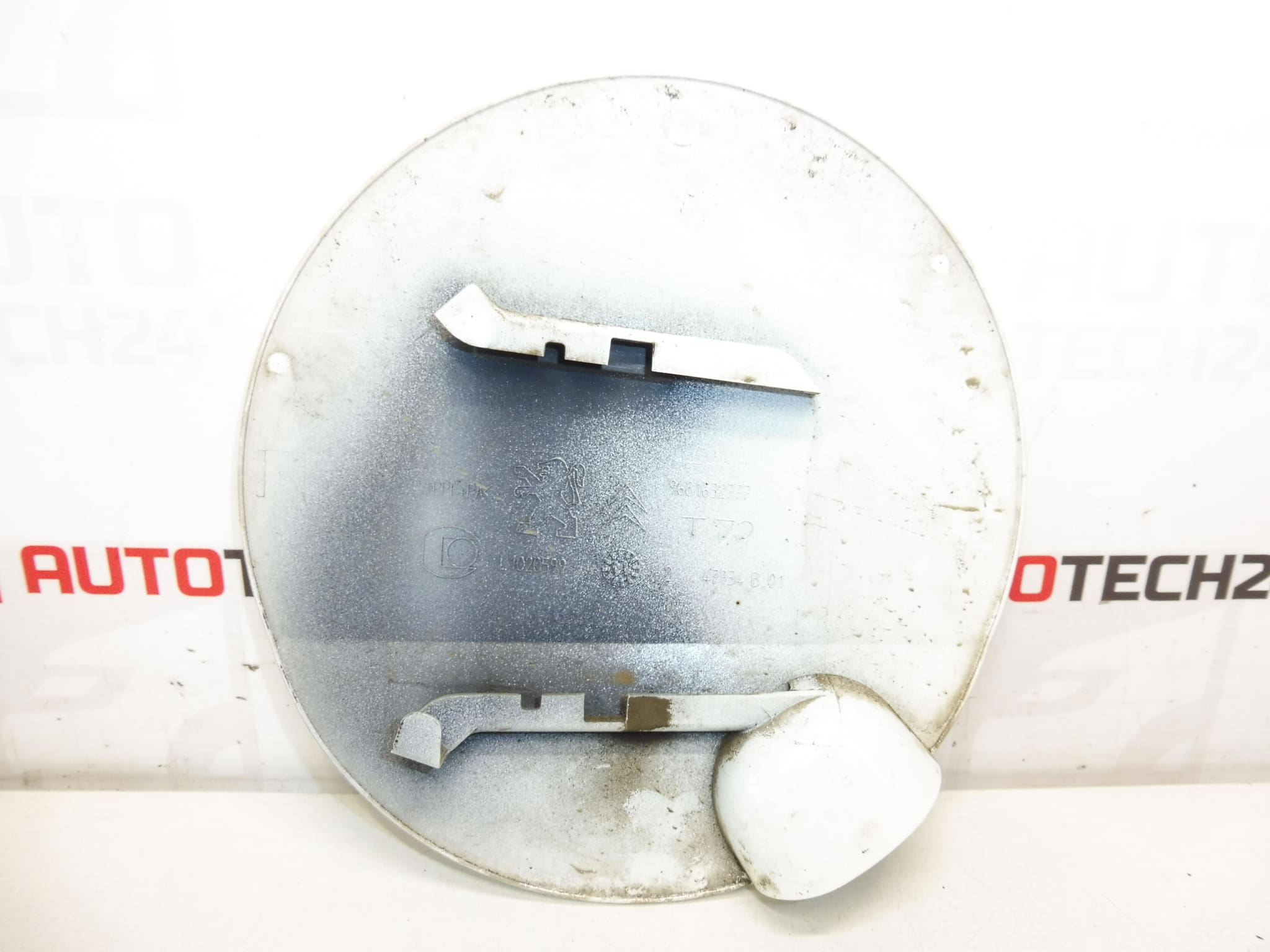 capac rezervor EWPB Peugeot 308 9681632777 1517G5 - imagine 2