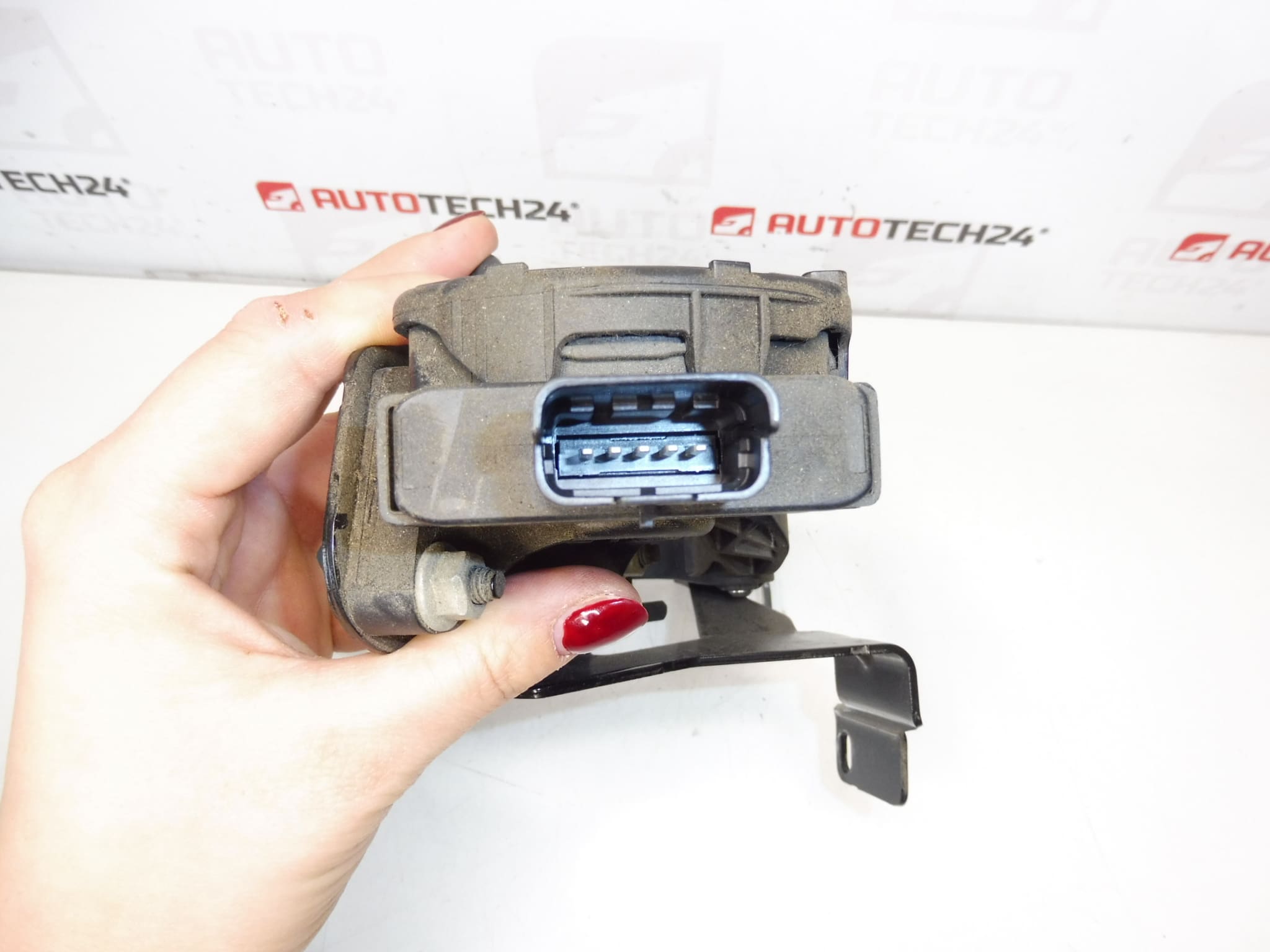 Pedala de accelerație HELLA Citroën Peugeot 1400752980 1601S8 - imagine 2