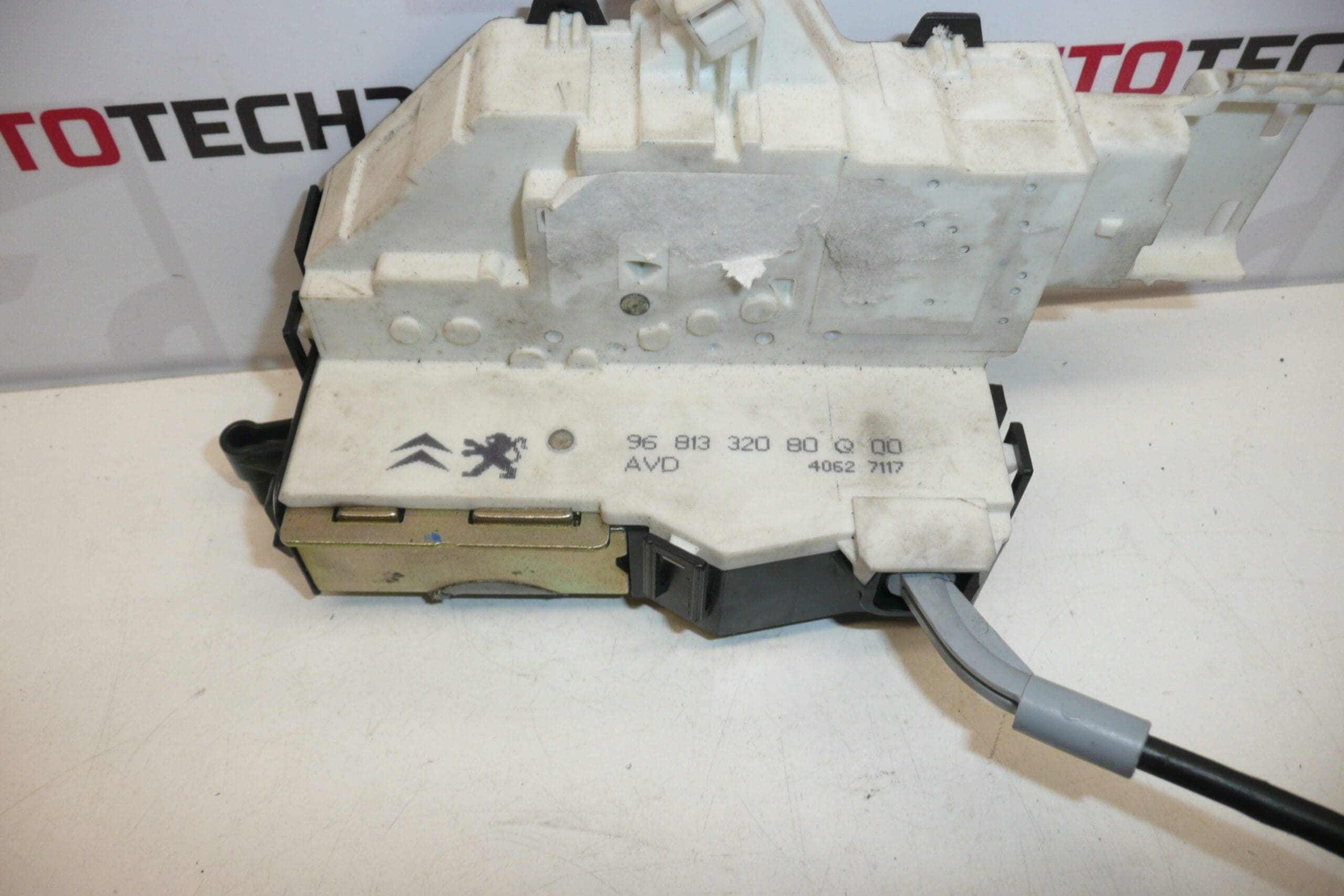 Blocare ușă dreaptă electrică Citroën C4 3 uși 9681332080 9136EV - imagine 2