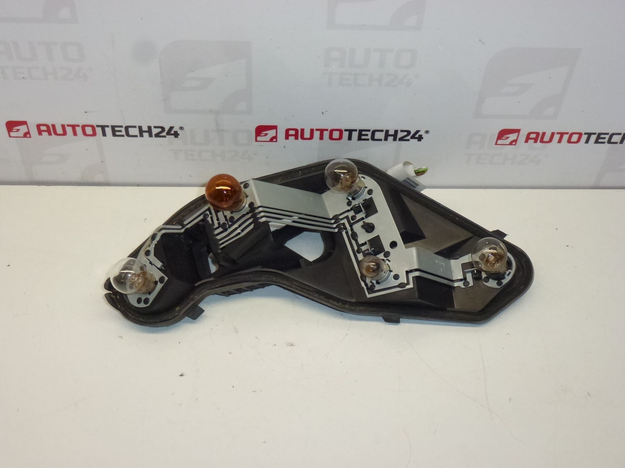 Soclu bec spate stanga + cablu Peugeot 207 6350Y7