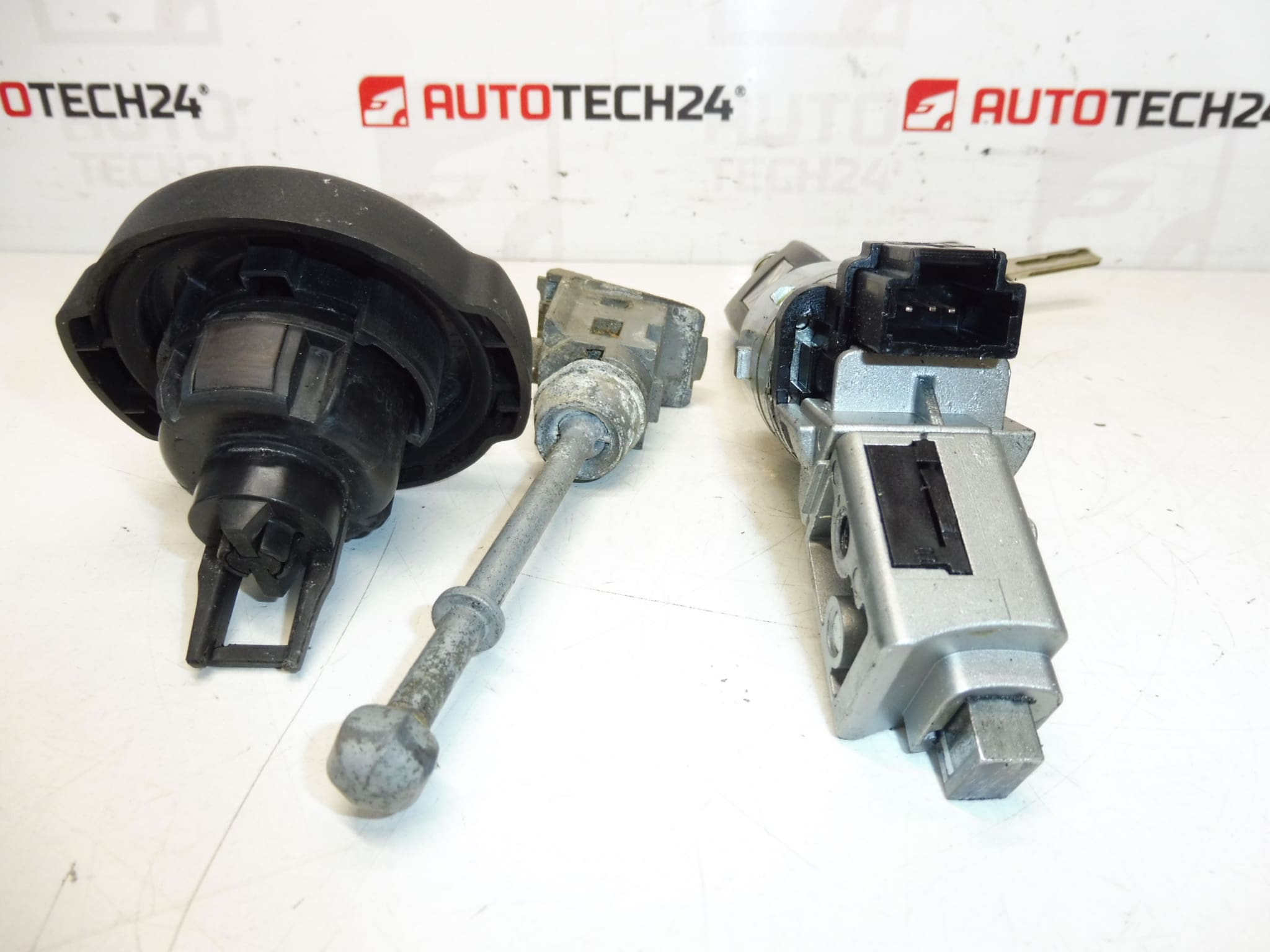 Set de încuietori cu 2 chei Citroën C5 X7 4162NS 4162KF - imagine 2