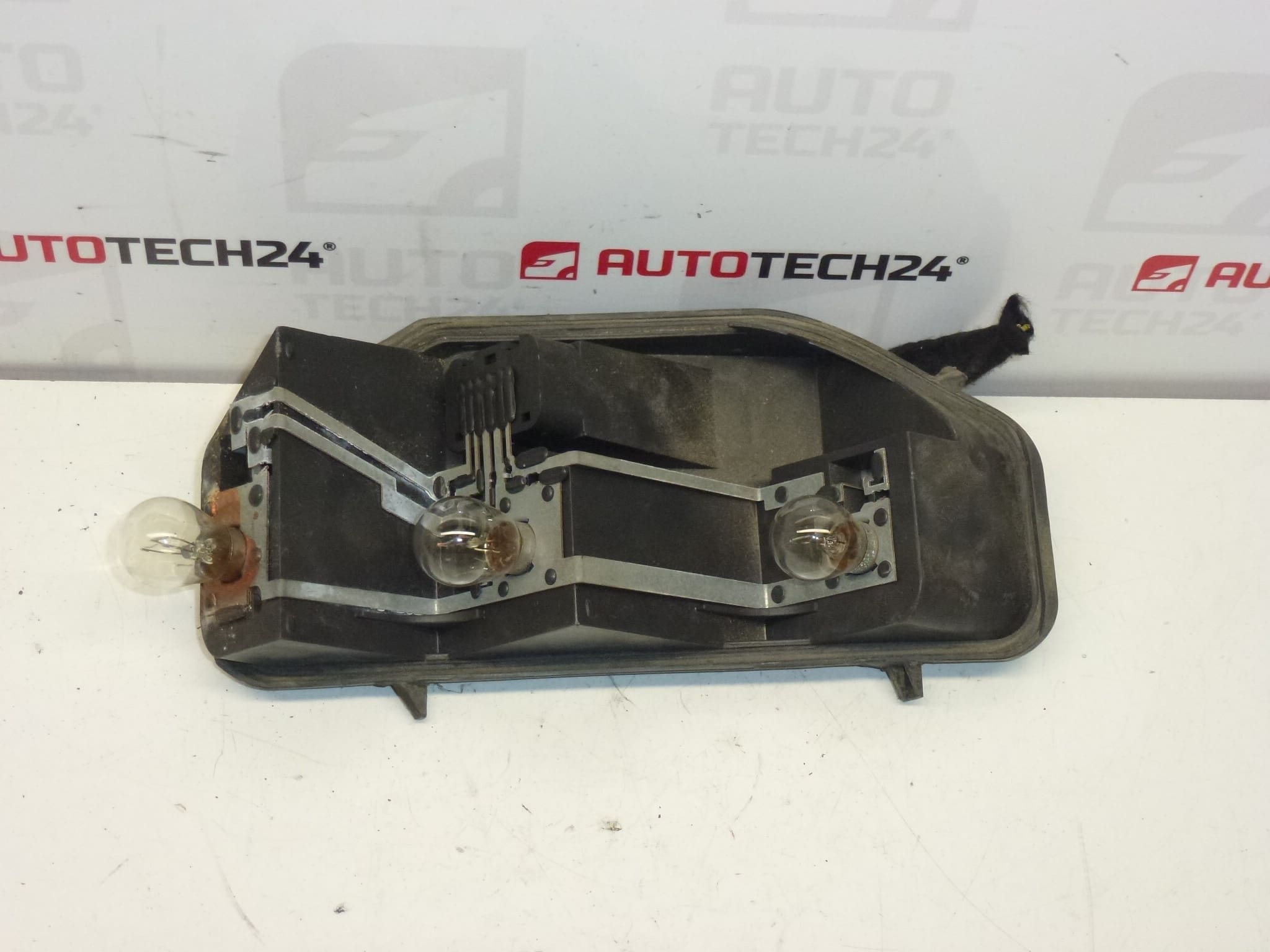 Priză cu cablaj lampa dreapta spate Peugeot 407 KOMBI 6351T3 6351FR