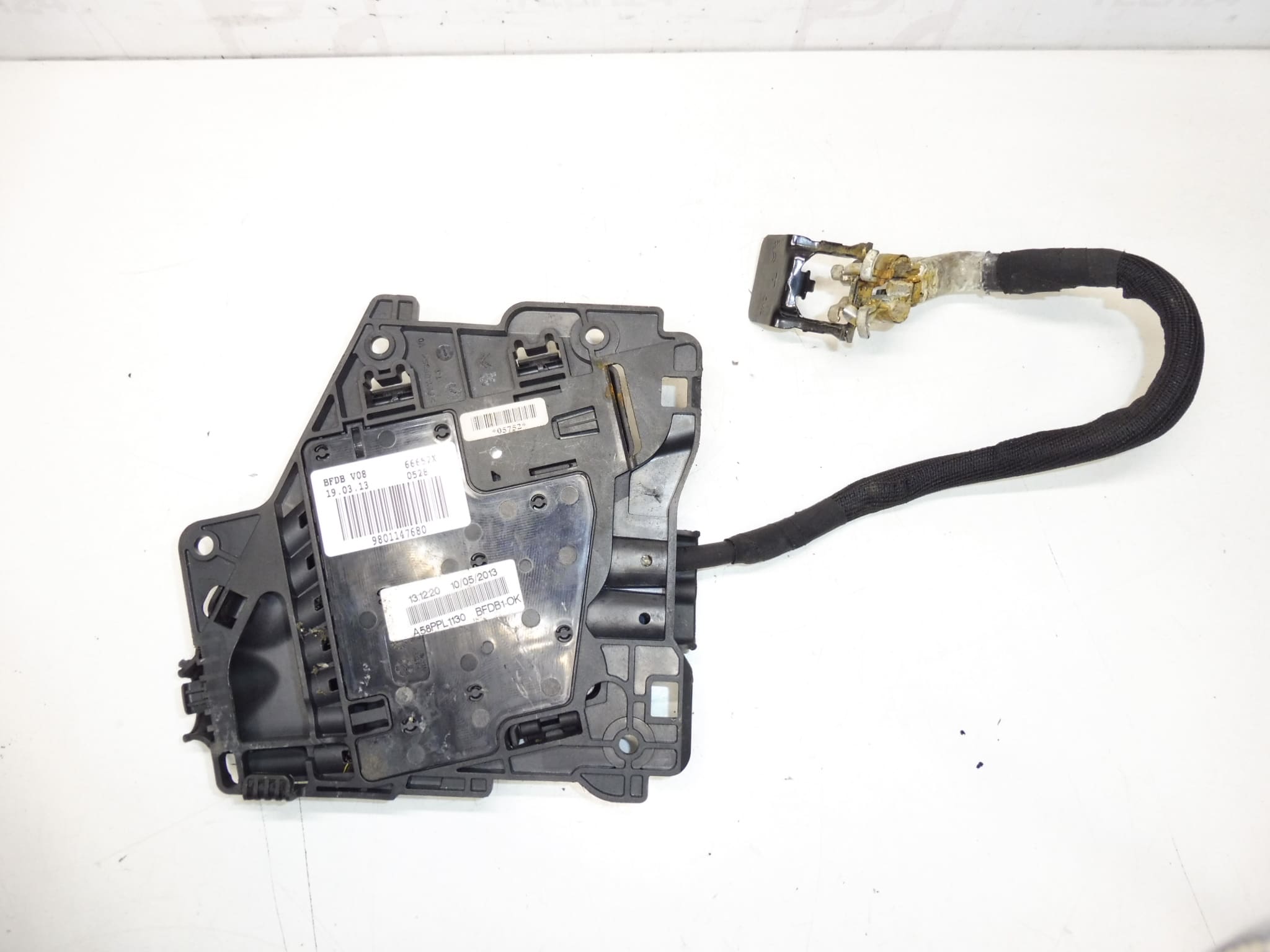 Modul de siguranță Citroën Peugeot 9801147680 66652X - imagine 2