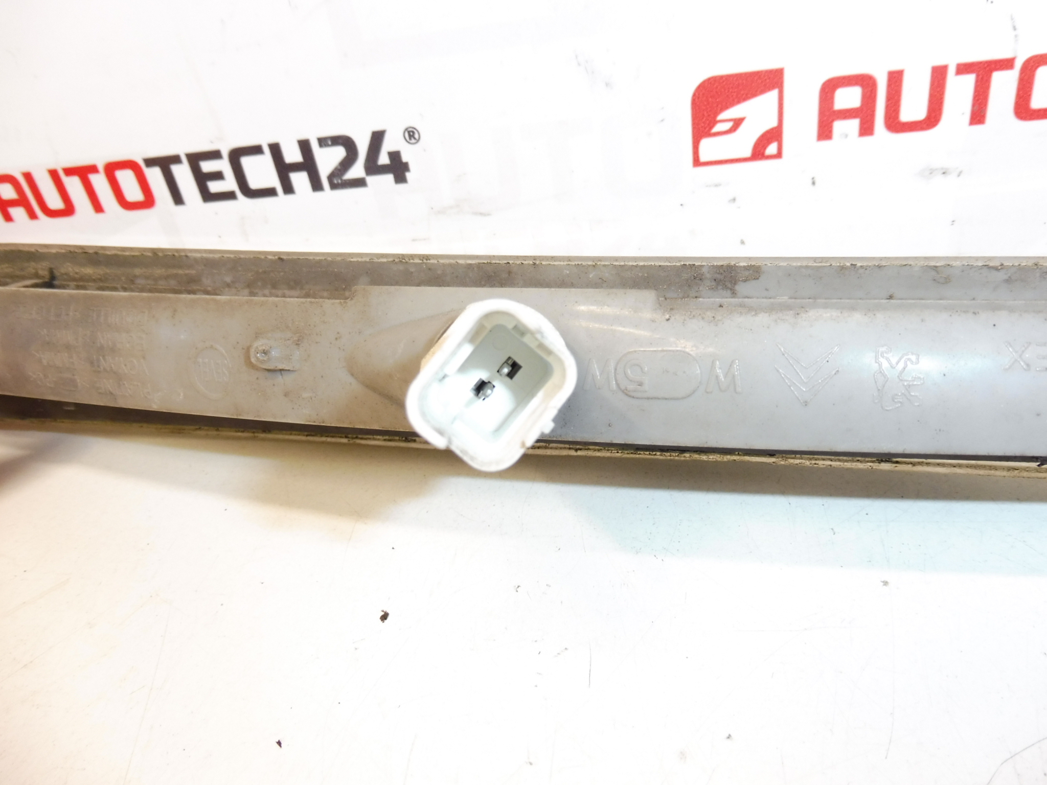 Farul drept Peugeot 807 630397